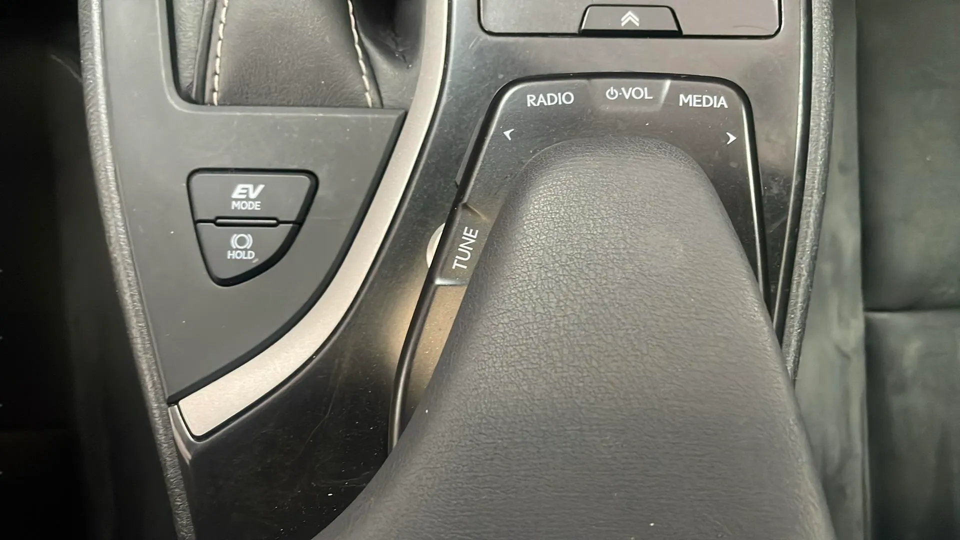 Lexus UX 2.0 250h Business - foto 20