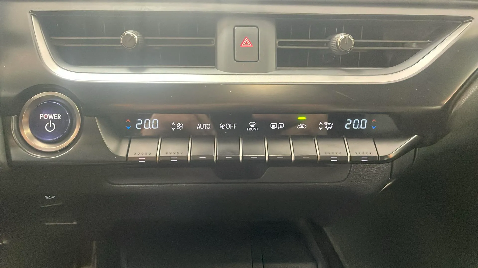 Lexus UX 2.0 250h Business - foto 21