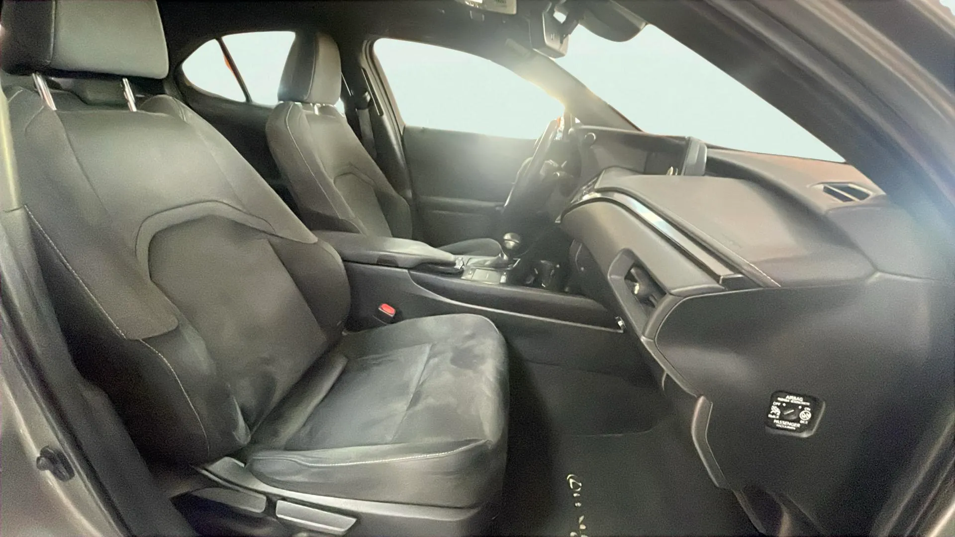Lexus UX 2.0 250h Business - foto 10