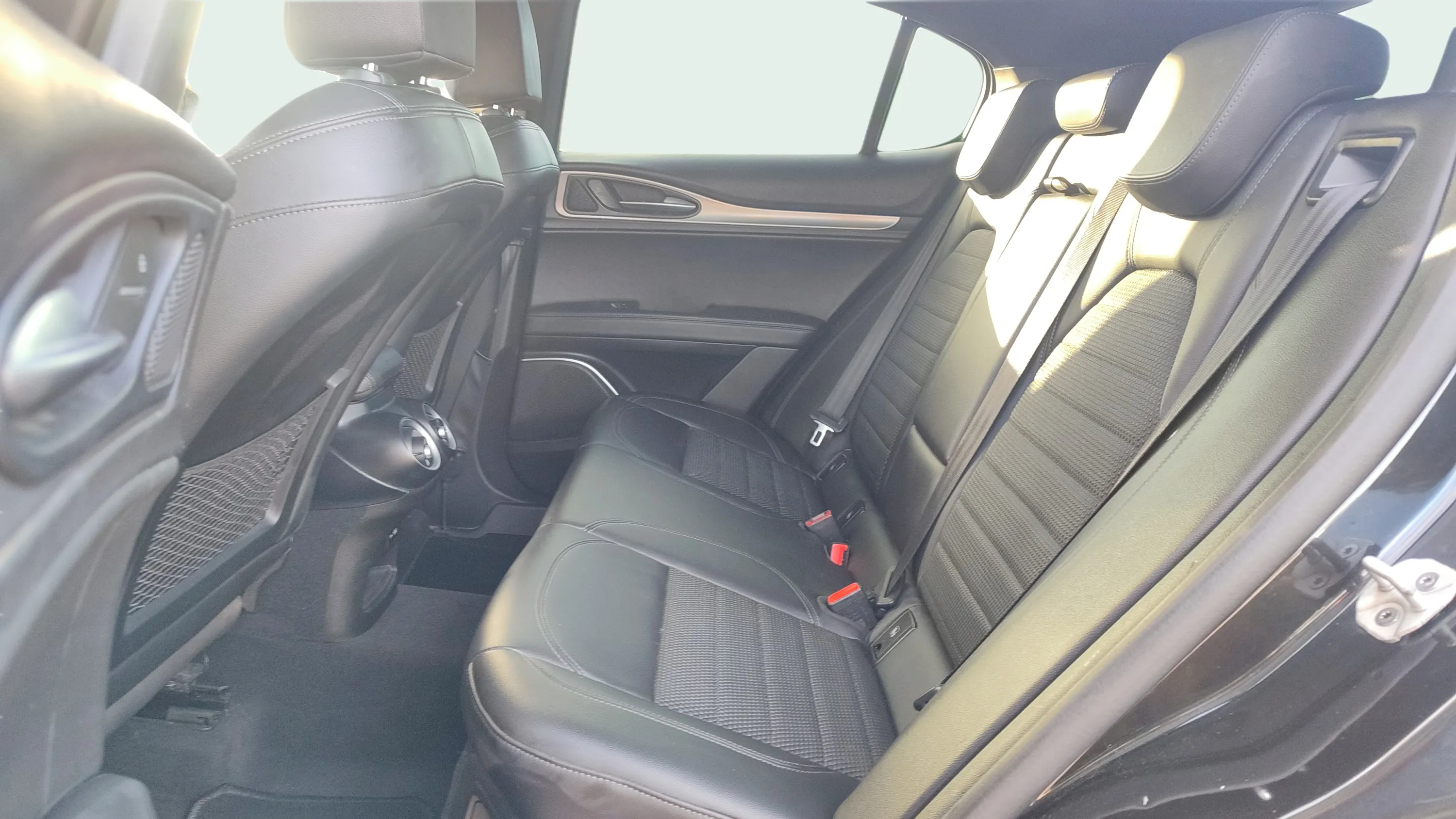 Alfa Romeo Stelvio 2.2 Diesel Sprint RWD - foto 11