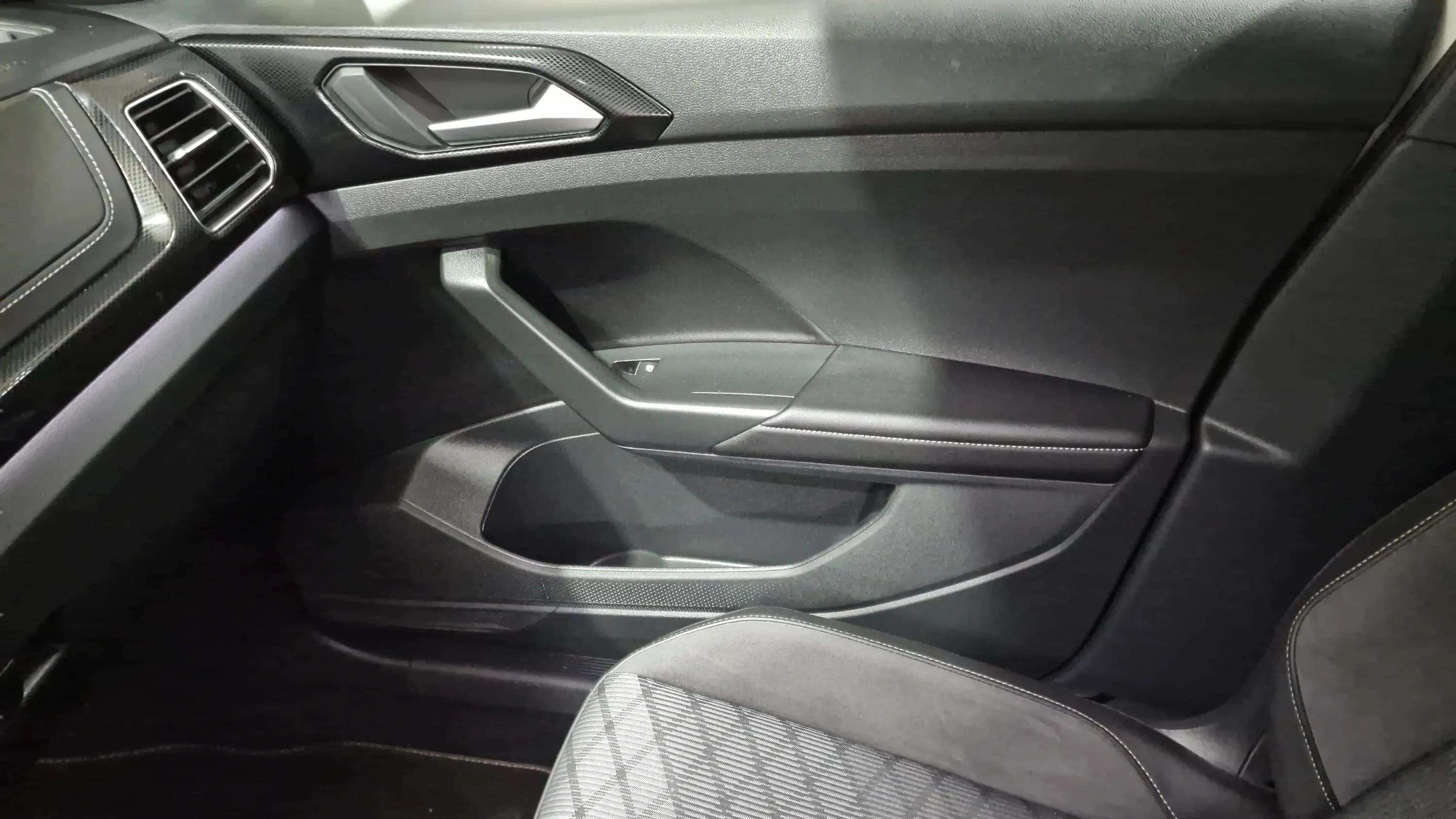 Volkswagen T-Cross R-Line 1.5 TSI DSG - foto 12