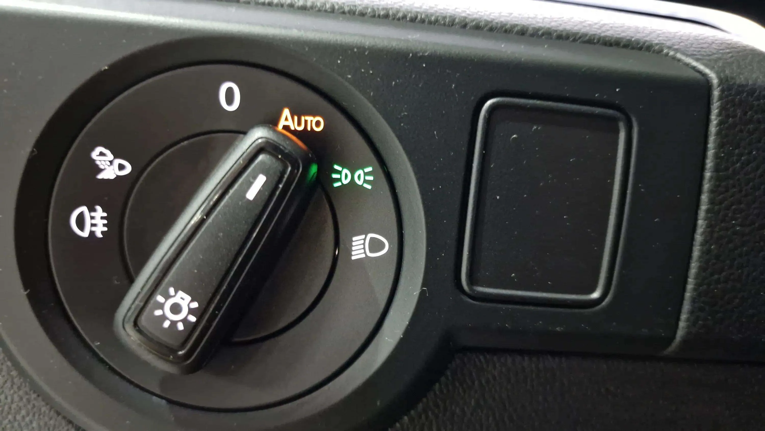 Volkswagen T-Cross R-Line 1.5 TSI DSG - foto 17