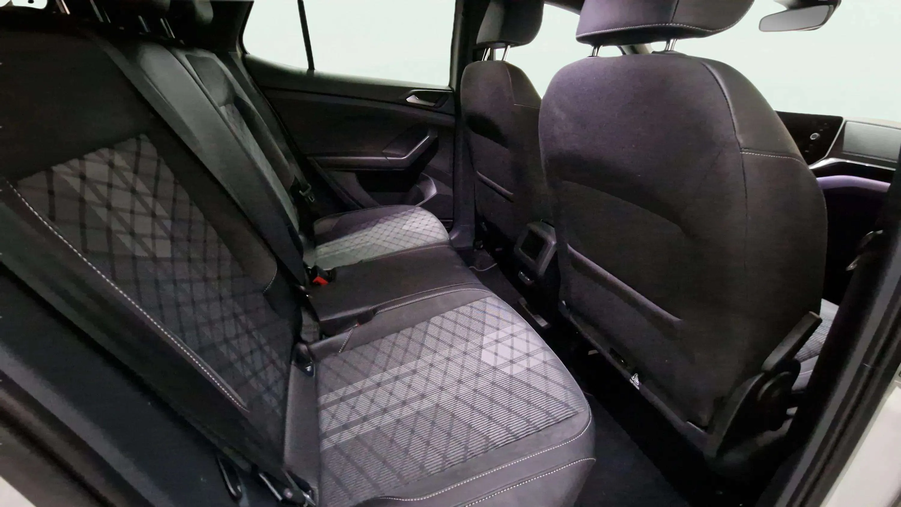 Volkswagen T-Cross R-Line 1.5 TSI DSG - foto 14