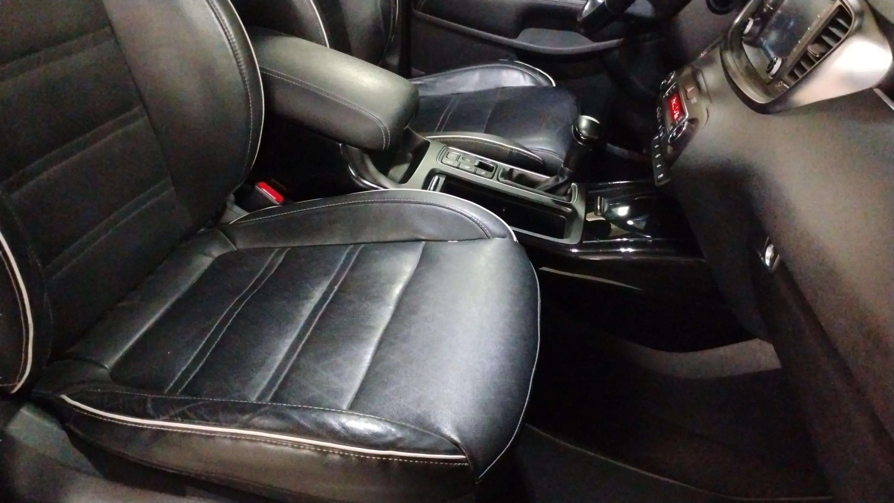 Kia Sorento 2.2 CRDi GT Line Aut 4x2 (Pack Luxury) - foto 13