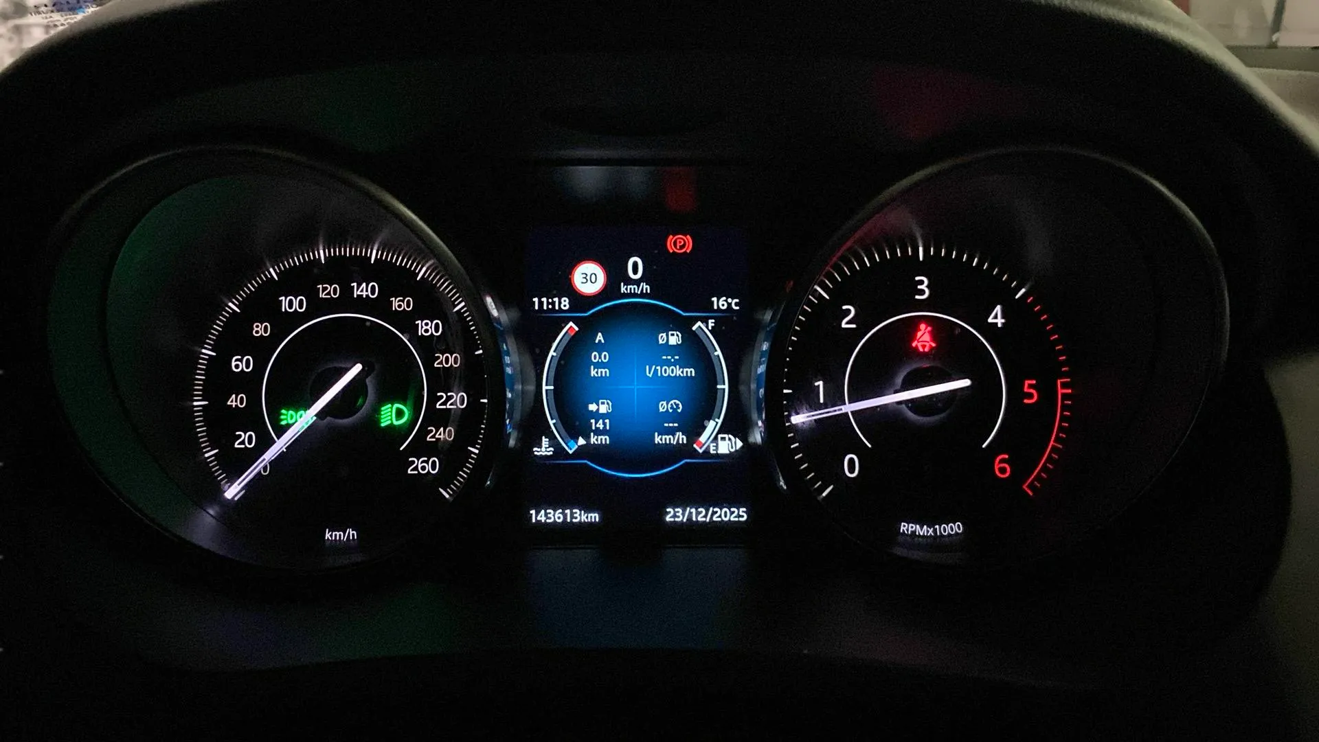 Jaguar E-Pace 2.0D - foto 14