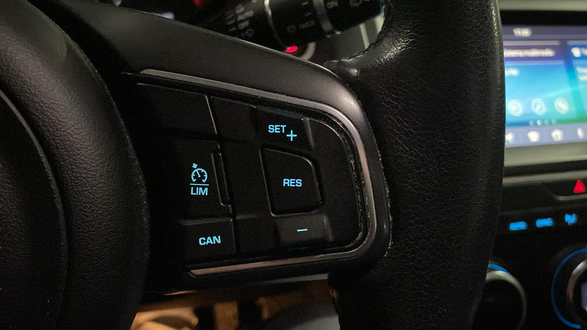 Jaguar E-Pace 2.0D - foto 15
