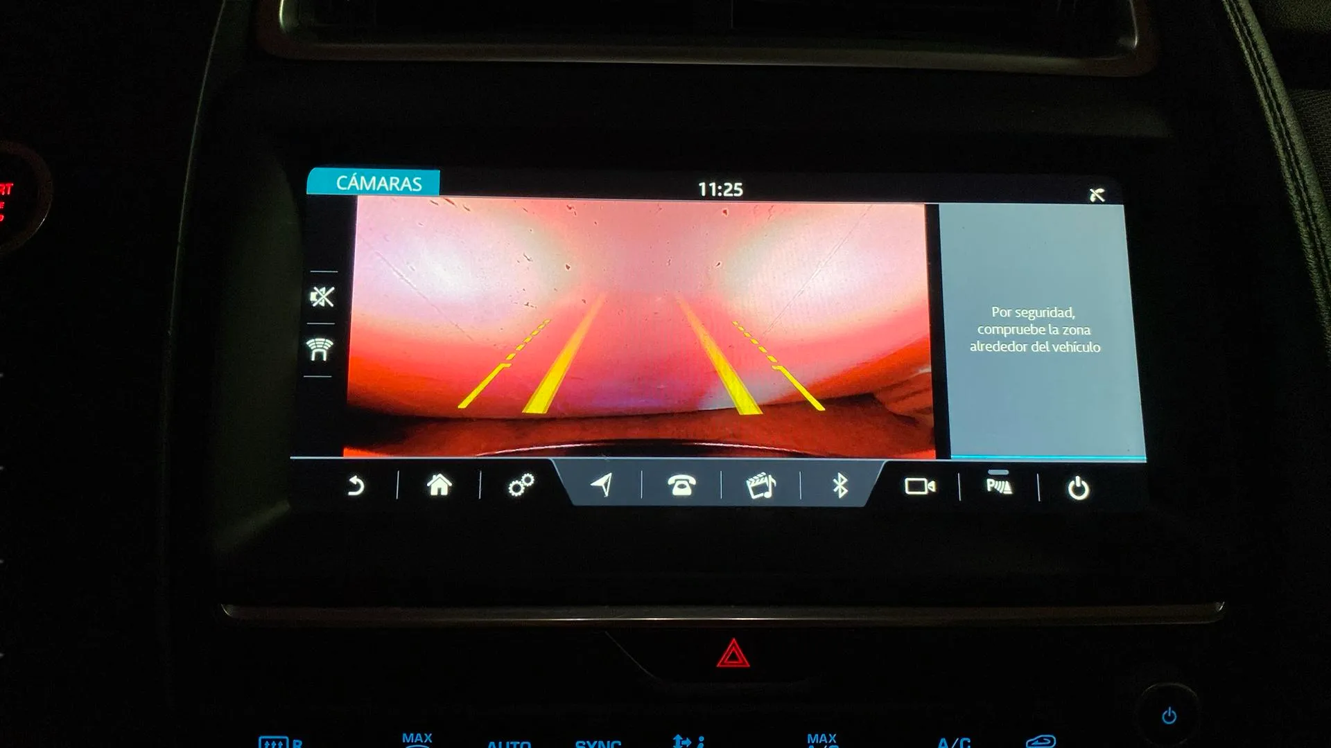 Jaguar E-Pace 2.0D - foto 22