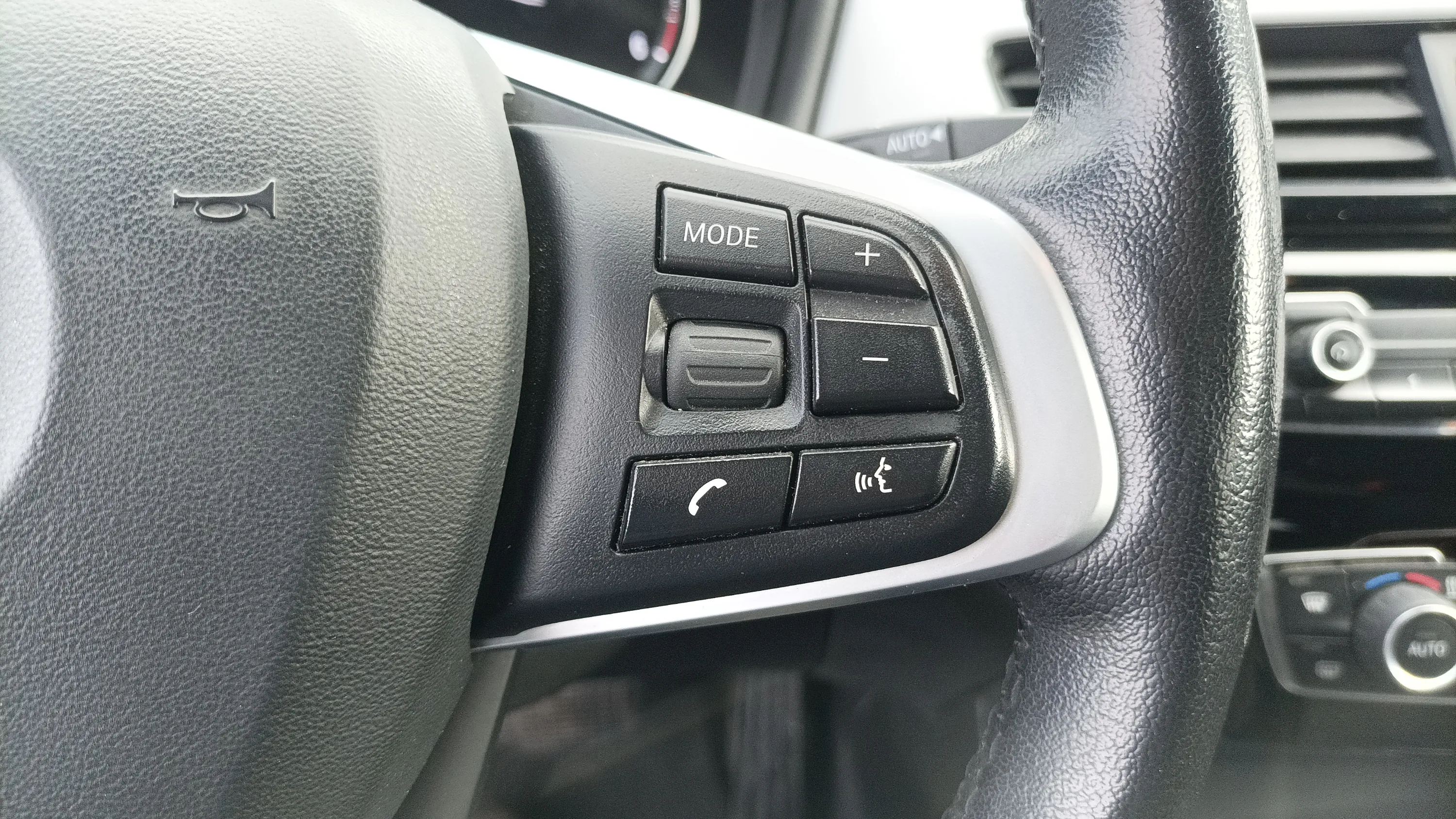 BMW X1 xDrive20dA - foto 11