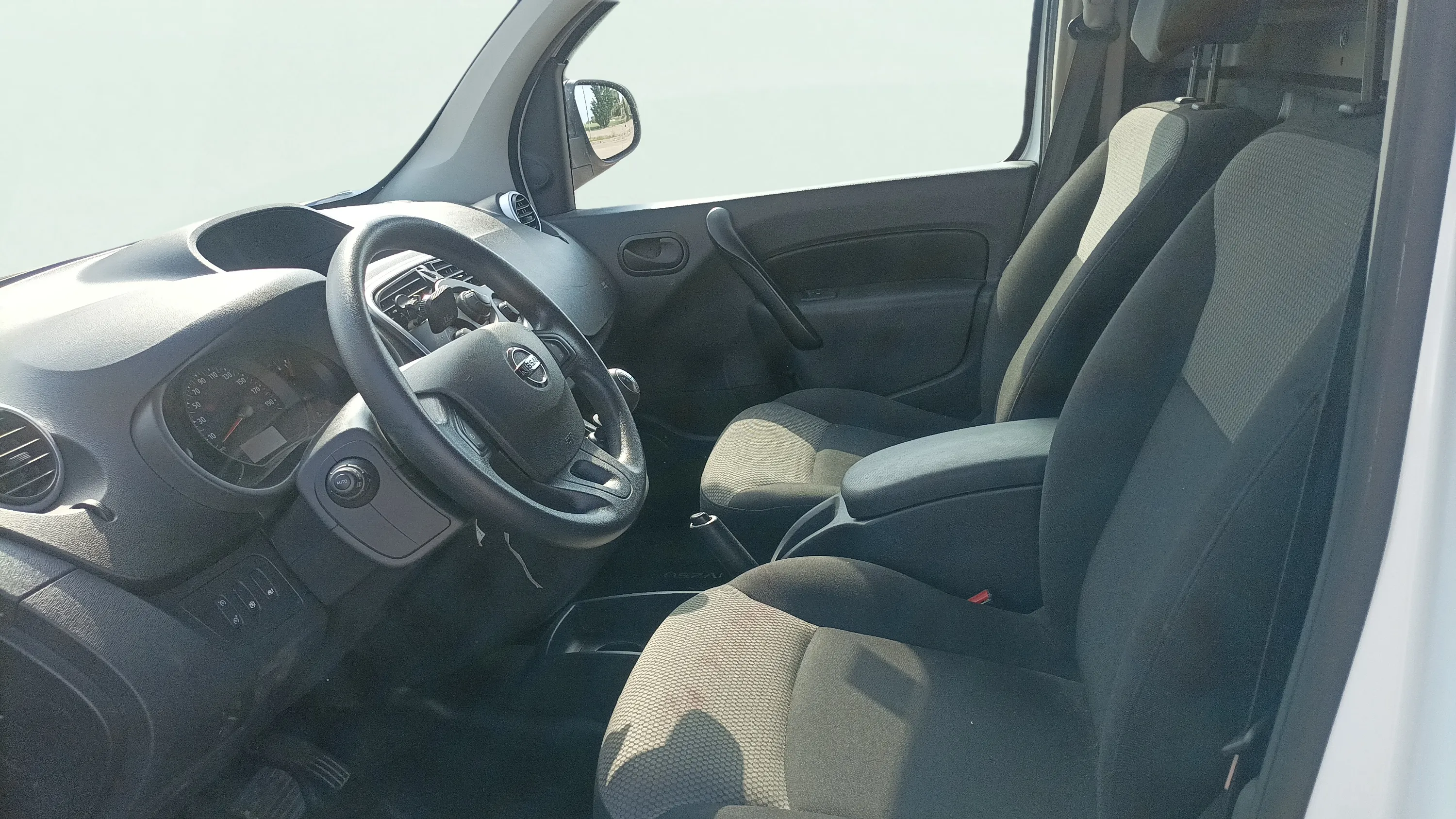 Nissan NV250 2 plazas 1.5dCi L2H1 ÓPTIMA - foto 9