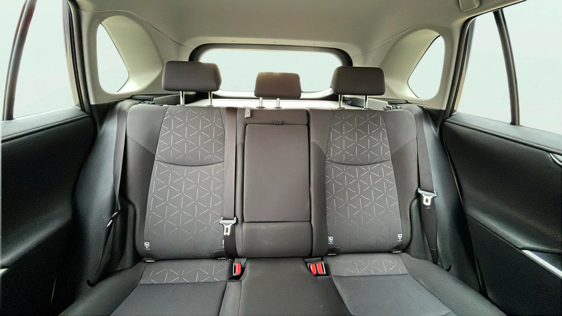 Toyota RAV4 2.5l 220H Advance 4WD - foto 18