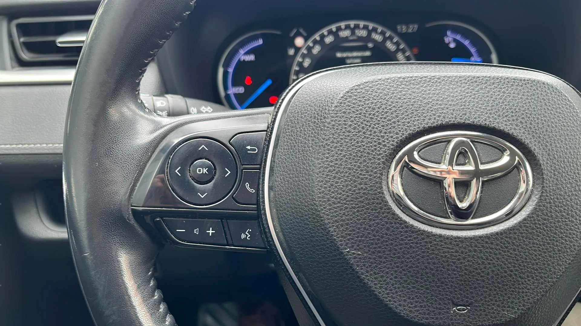 Toyota RAV4 2.5l 220H Advance 4WD - foto 14
