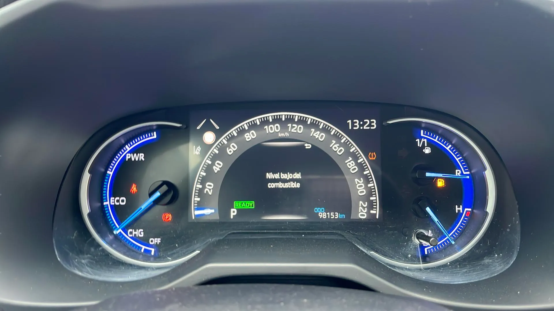Toyota RAV4 2.5l 220H Advance 4WD - foto 11