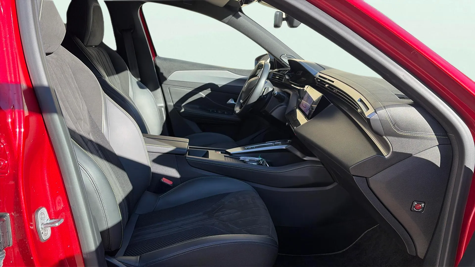 Peugeot 408 GT PureTech 130 EAT8 - foto 12