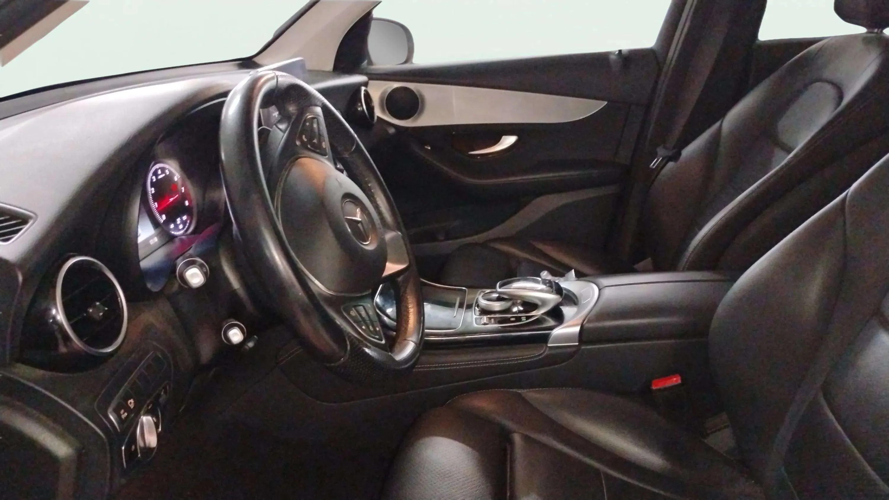 Mercedes-Benz GLC 250 4MATIC - foto 7