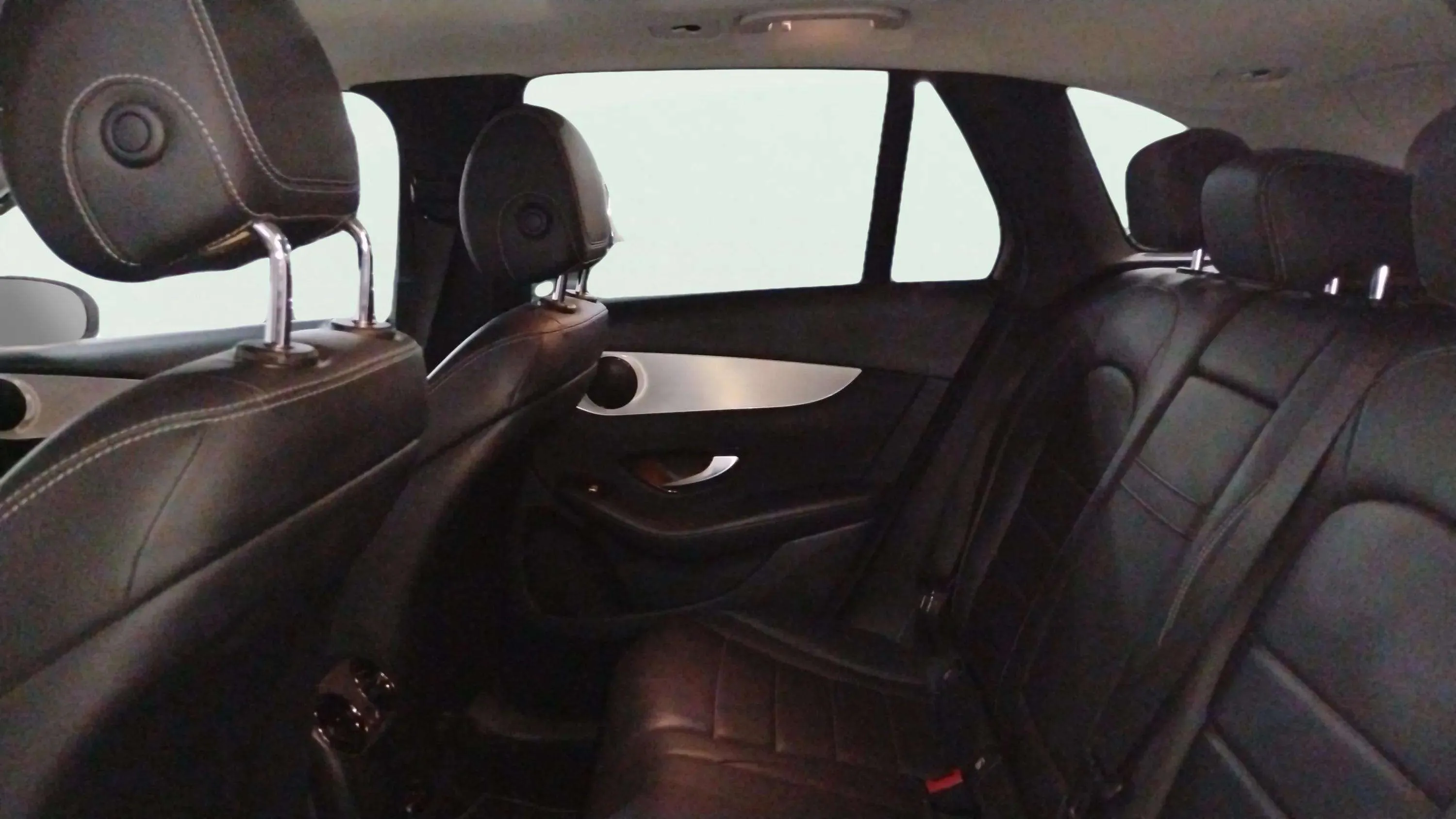 Mercedes-Benz GLC 250 4MATIC - foto 13