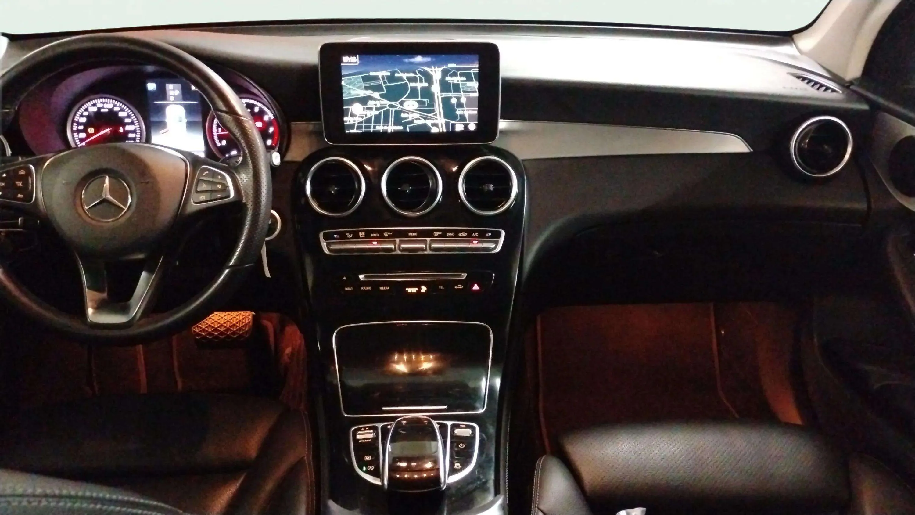 Mercedes-Benz GLC 250 4MATIC - foto 18