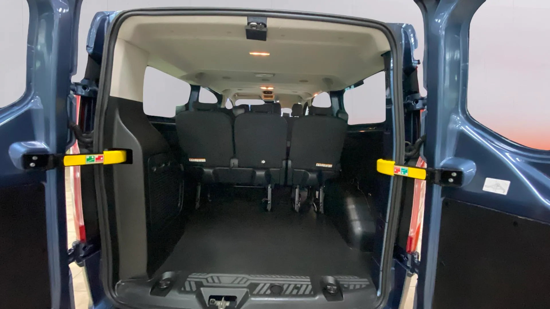 Ford Tourneo Custom 2.0 EcoBlue L2 Trend - foto 11