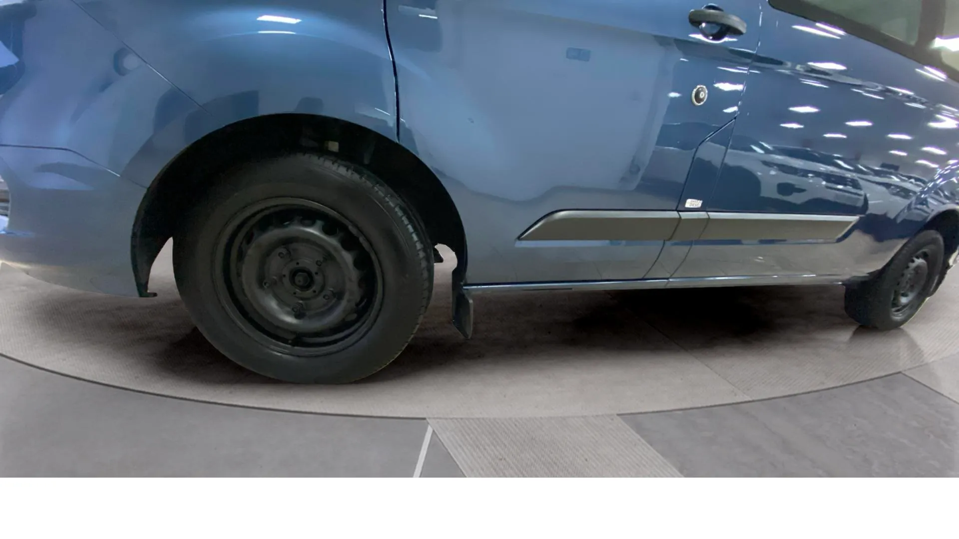 Ford Tourneo Custom 2.0 EcoBlue L2 Trend - foto 12