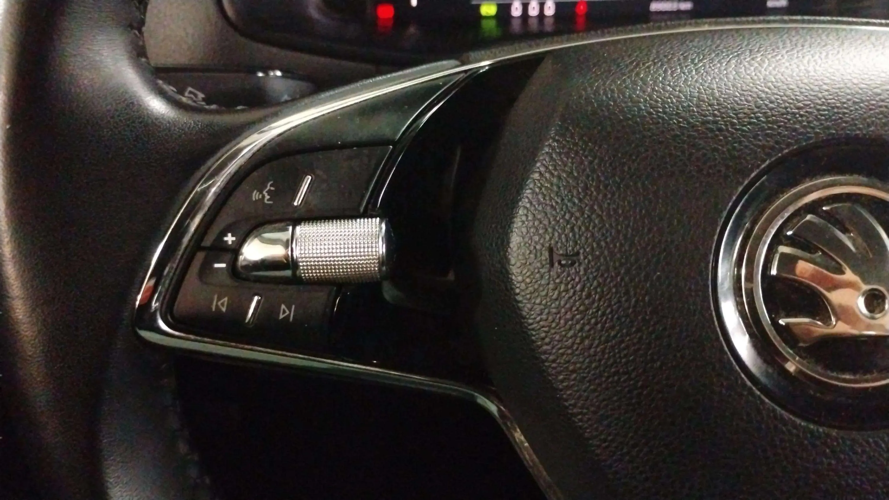 Škoda Karoq 2.0 TDI DSG 4x4 Ambition - foto 22
