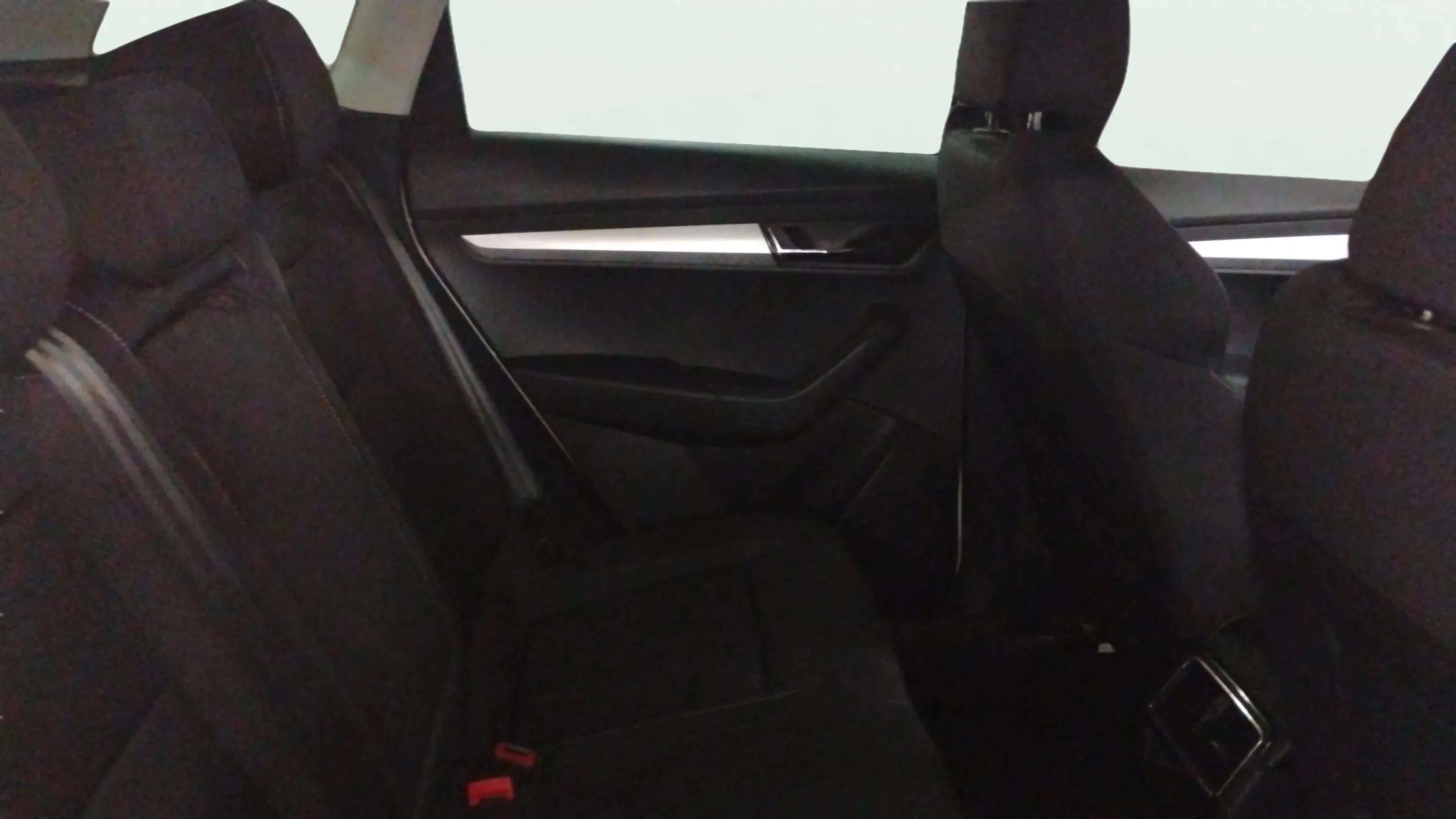 Škoda Karoq 2.0 TDI DSG 4x4 Ambition - foto 16