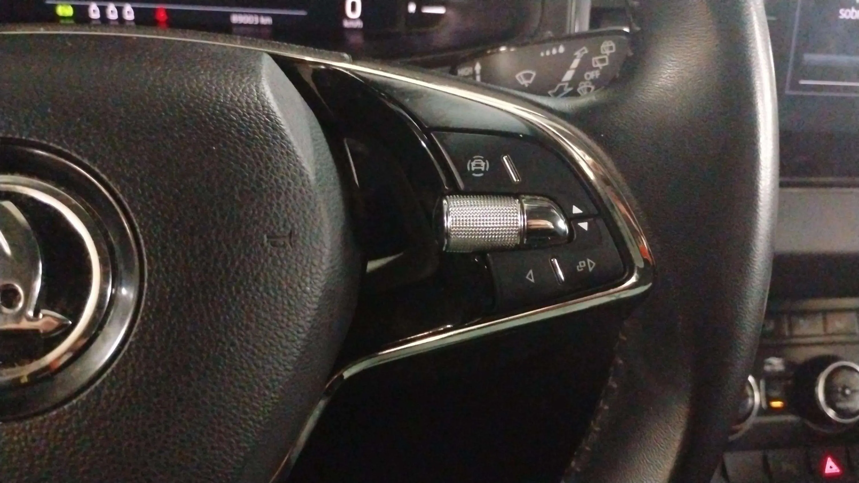 Škoda Karoq 2.0 TDI DSG 4x4 Ambition - foto 23