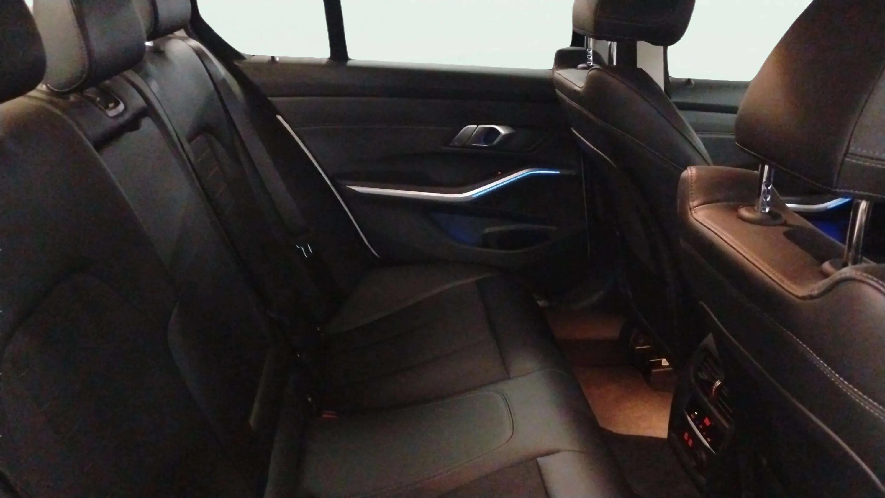 BMW Serie 3 318dA - foto 16
