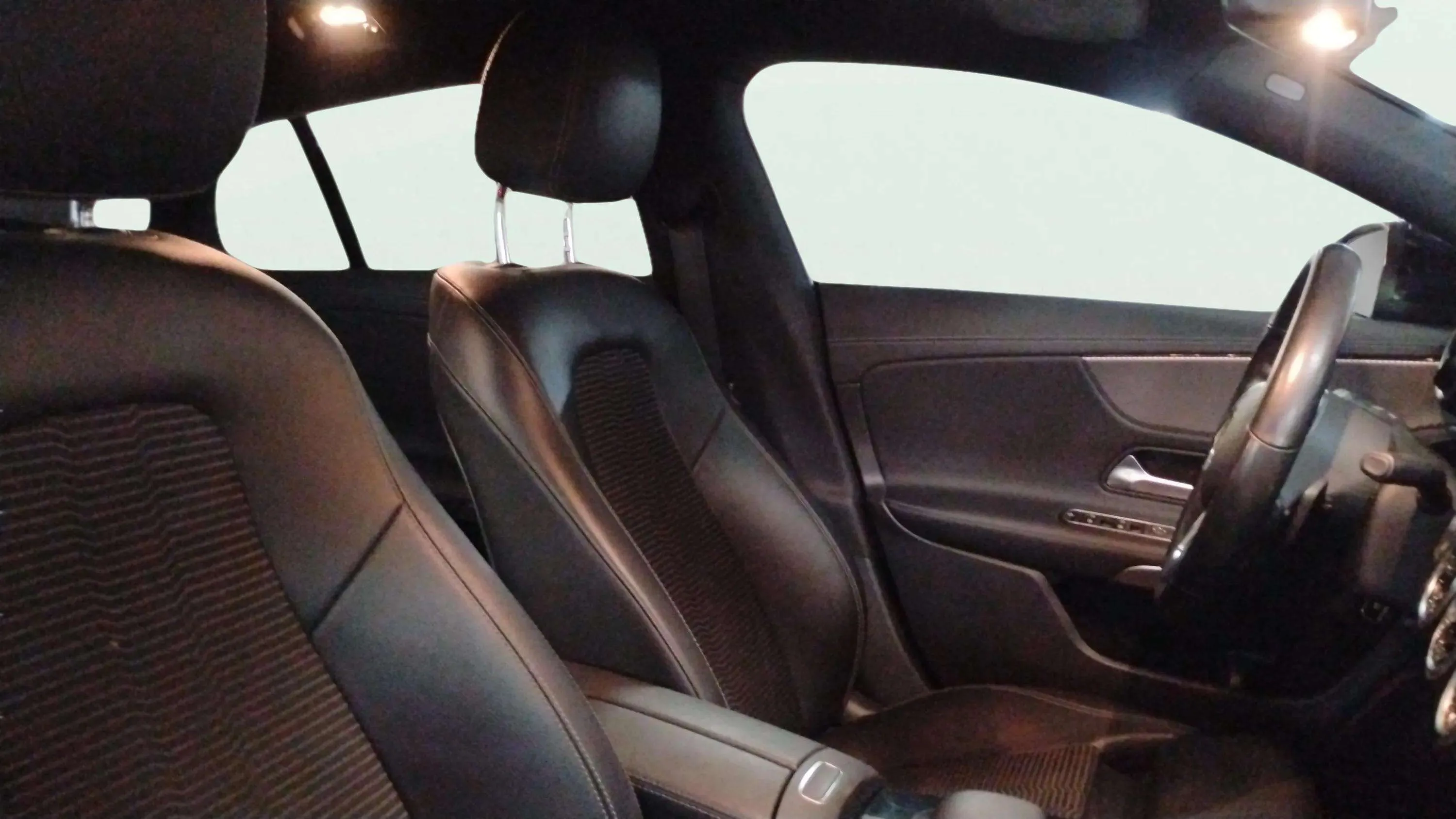 Mercedes-Benz CLA 220 D DCT Shooting Brake - foto 11