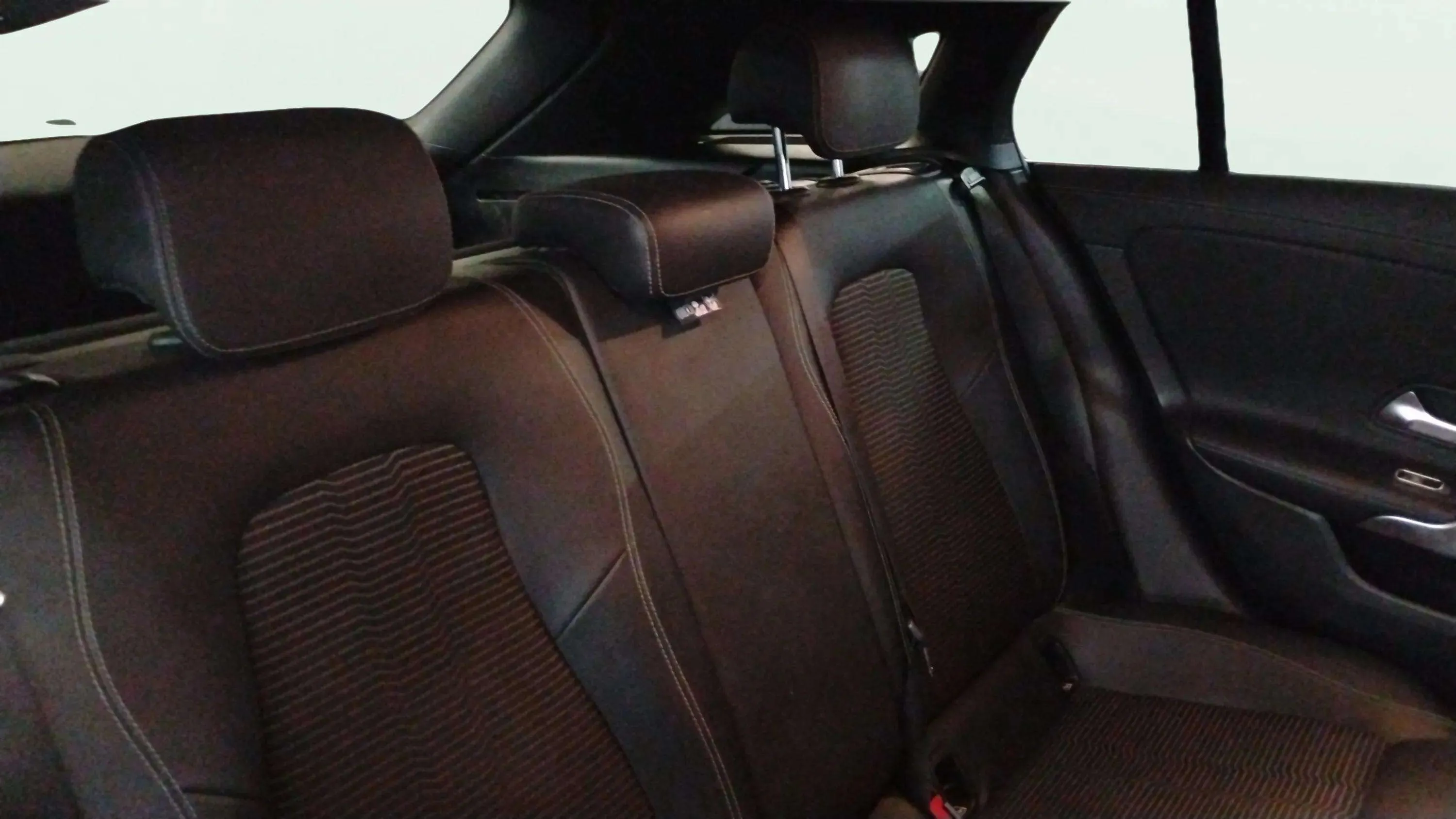 Mercedes-Benz CLA 220 D DCT Shooting Brake - foto 17