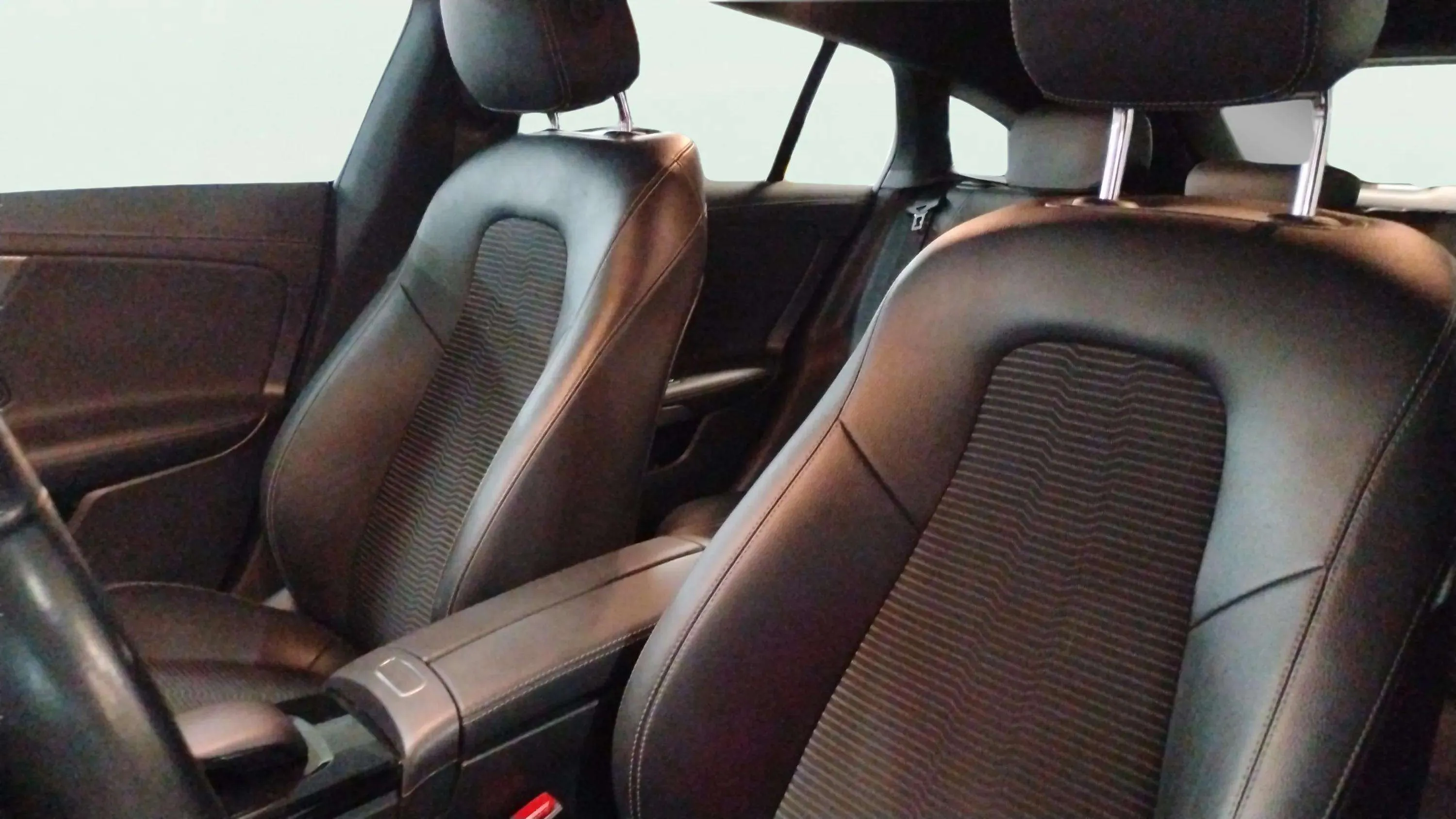 Mercedes-Benz CLA 220 D DCT Shooting Brake - foto 8