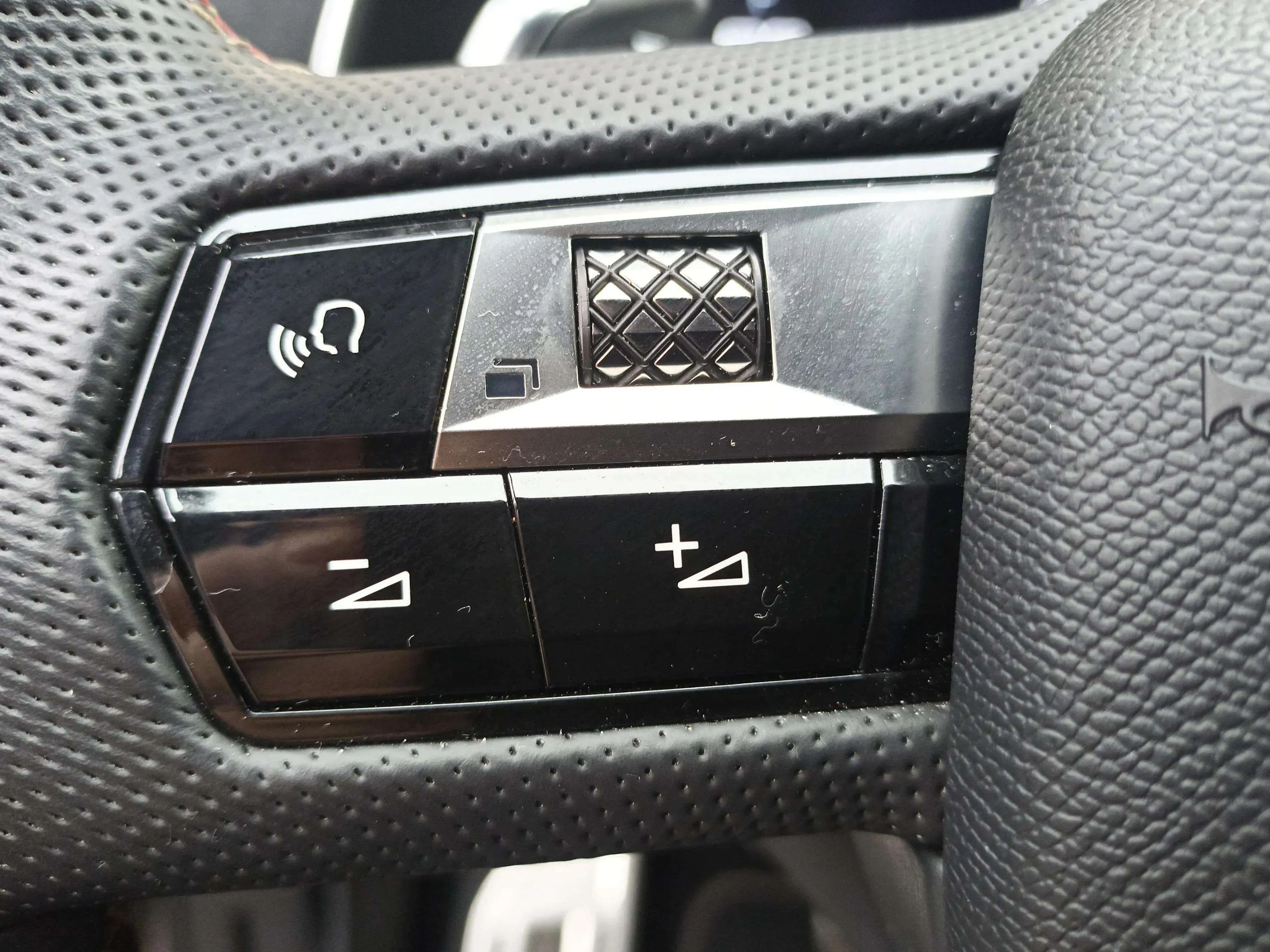 DS DS 7 Crossback 1.6 E-Tense 225 Performance Line - foto 18