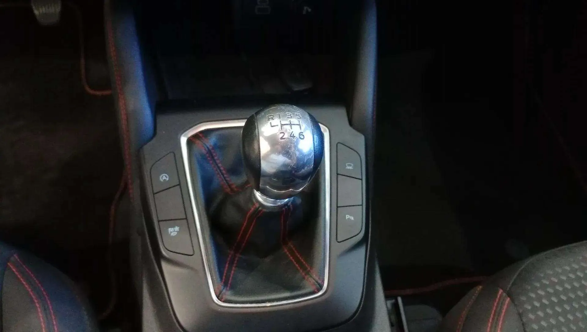 Ford Kuga ST-Line 1.5T EcoBoost - foto 12