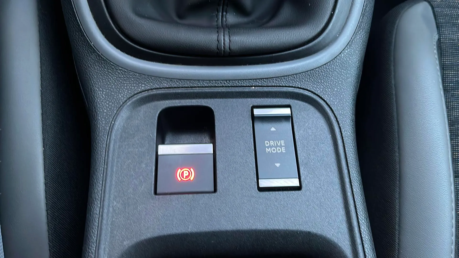 Jeep Avenger 1.2 G Longitude - foto 23
