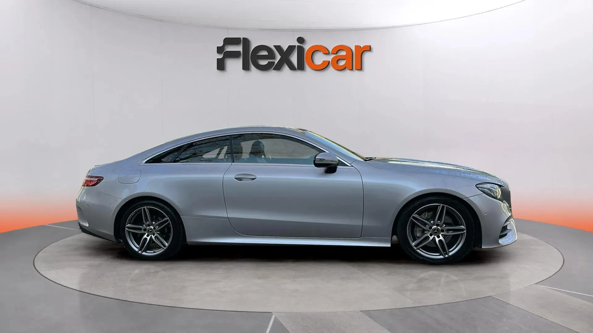Mercedes-Benz Clase E Coupé E 220 d - foto 4