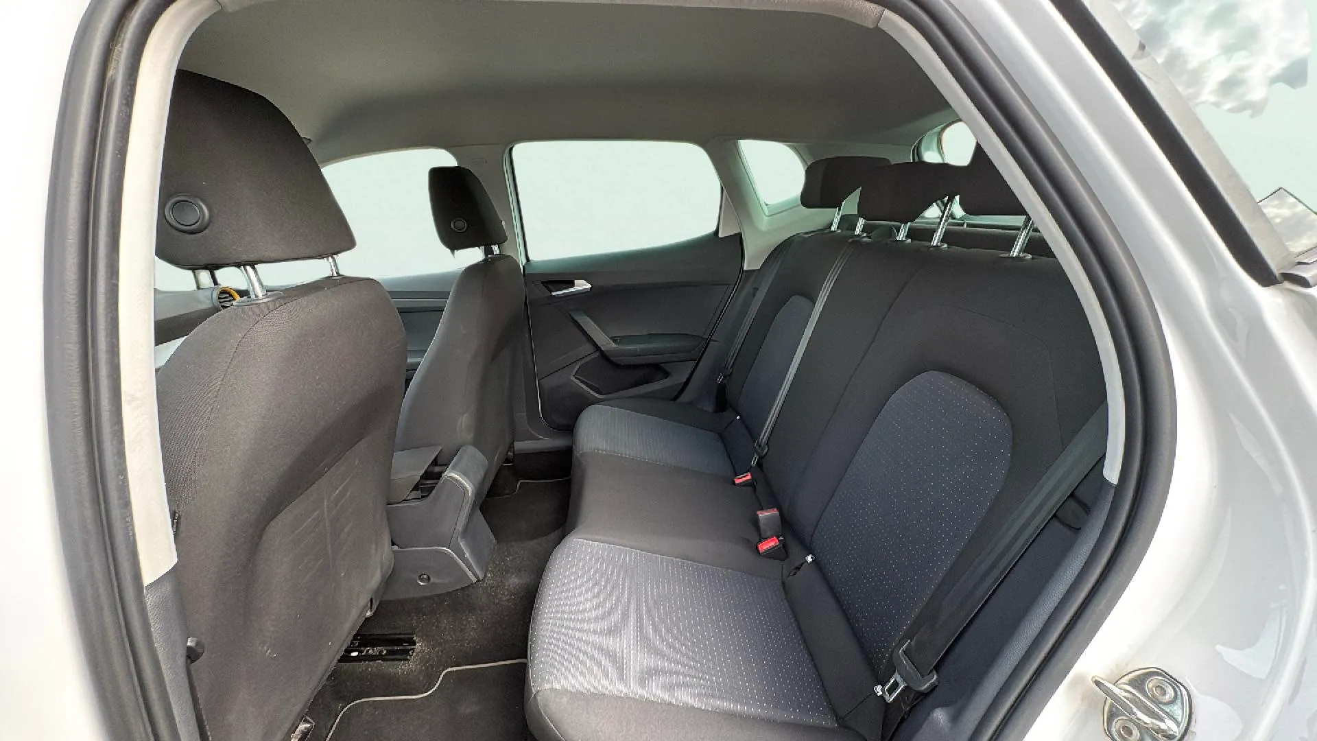 SEAT Arona 1.0 TSI Style Plus - foto 11