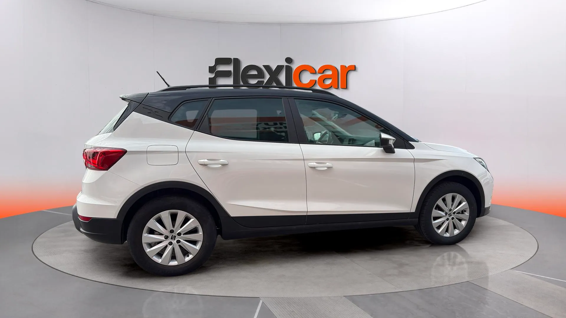 SEAT Arona 1.0 TSI Style Plus - foto 8