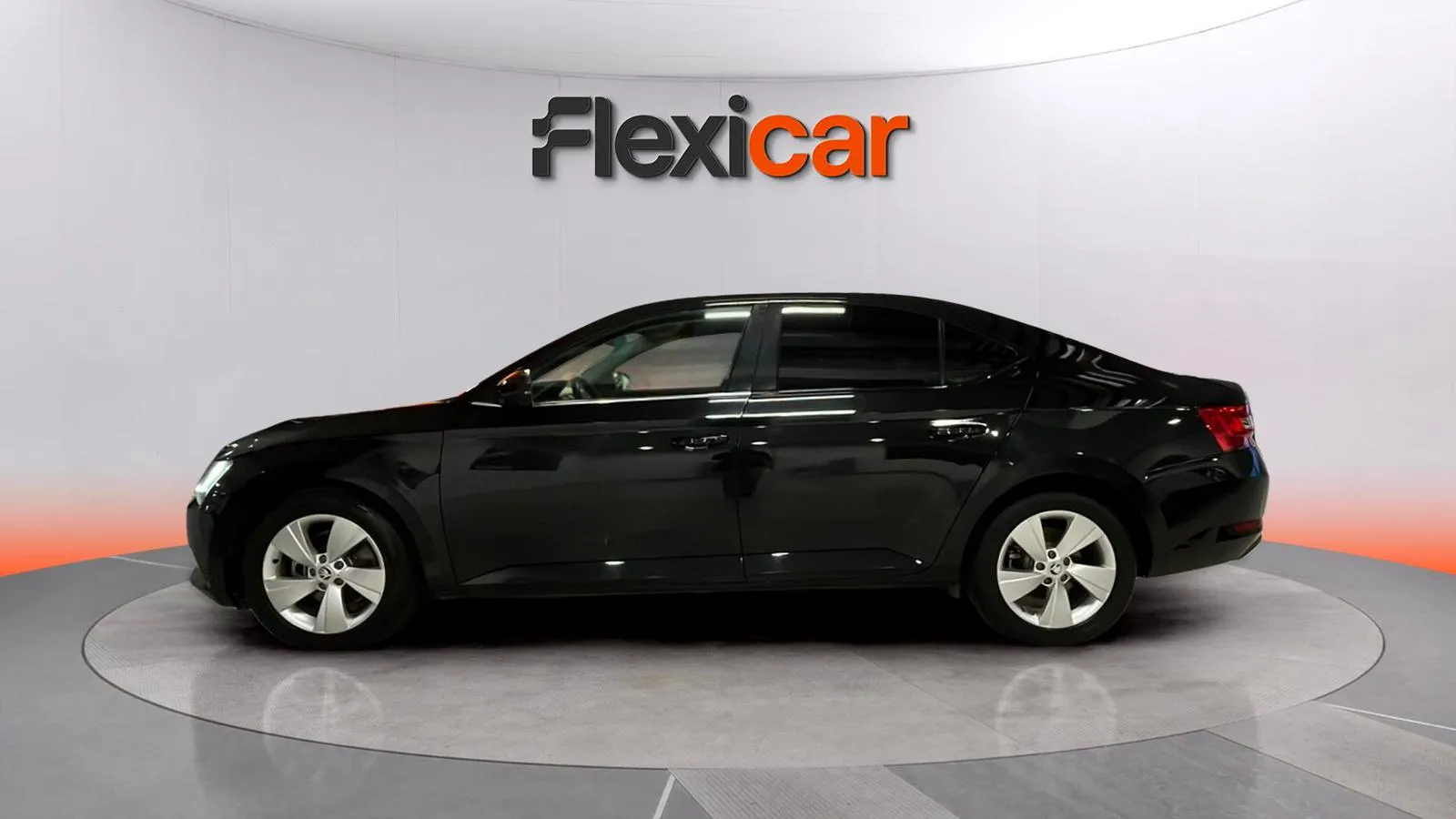 Škoda Superb 2.0 TDI AdBlue tech DSG Style - foto 7