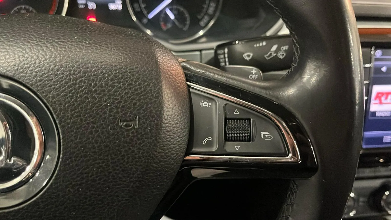Škoda Superb 2.0 TDI AdBlue tech DSG Style - foto 15