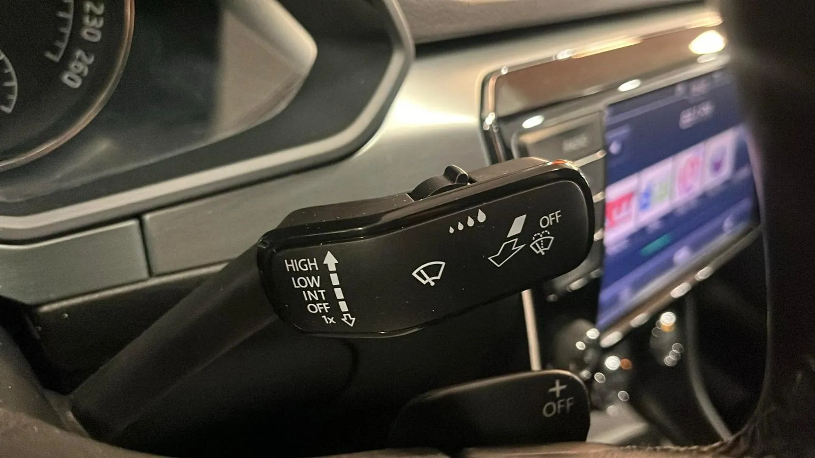 Škoda Superb 2.0 TDI AdBlue tech DSG Style - foto 17