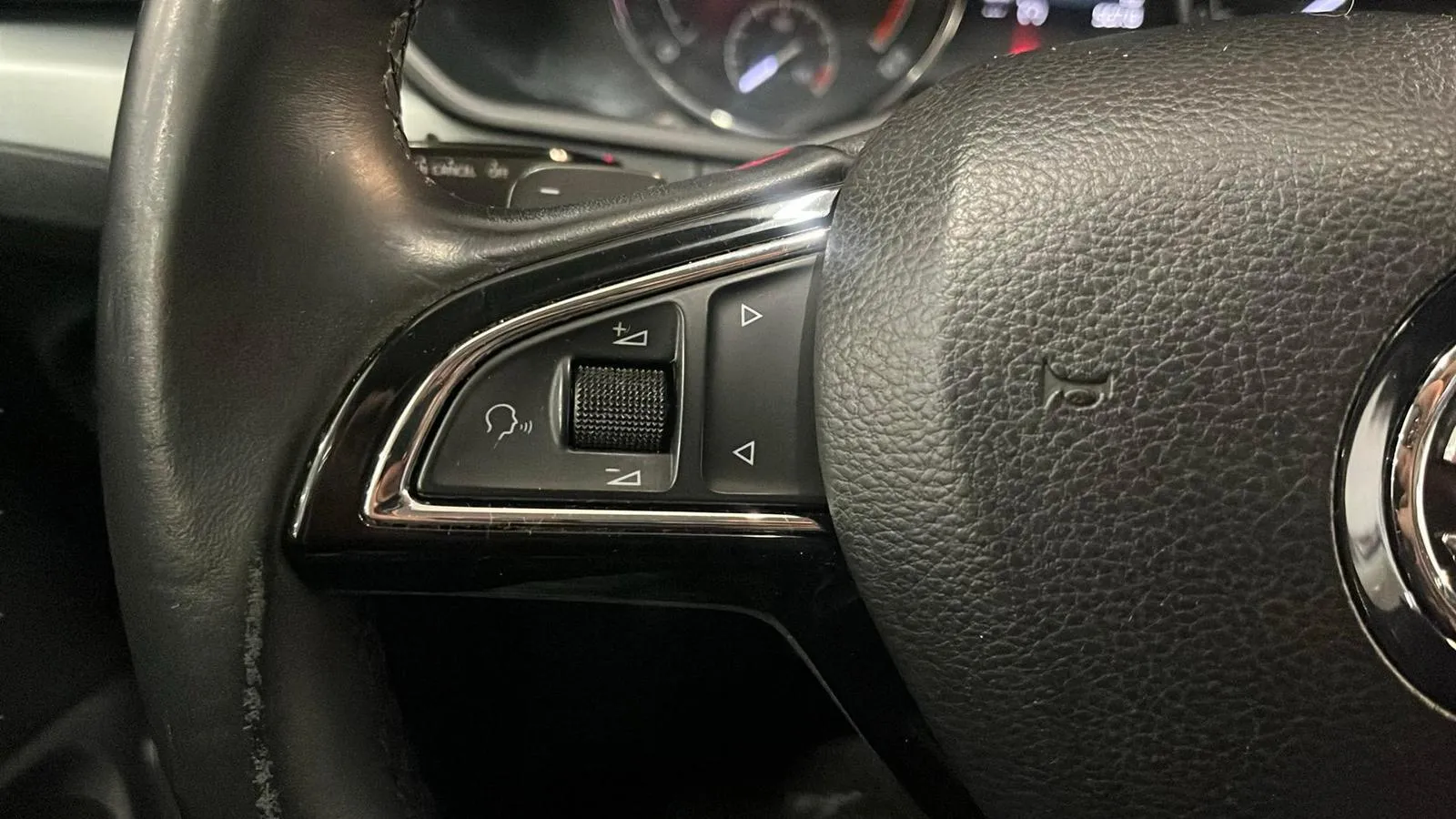 Škoda Superb 2.0 TDI AdBlue tech DSG Style - foto 14