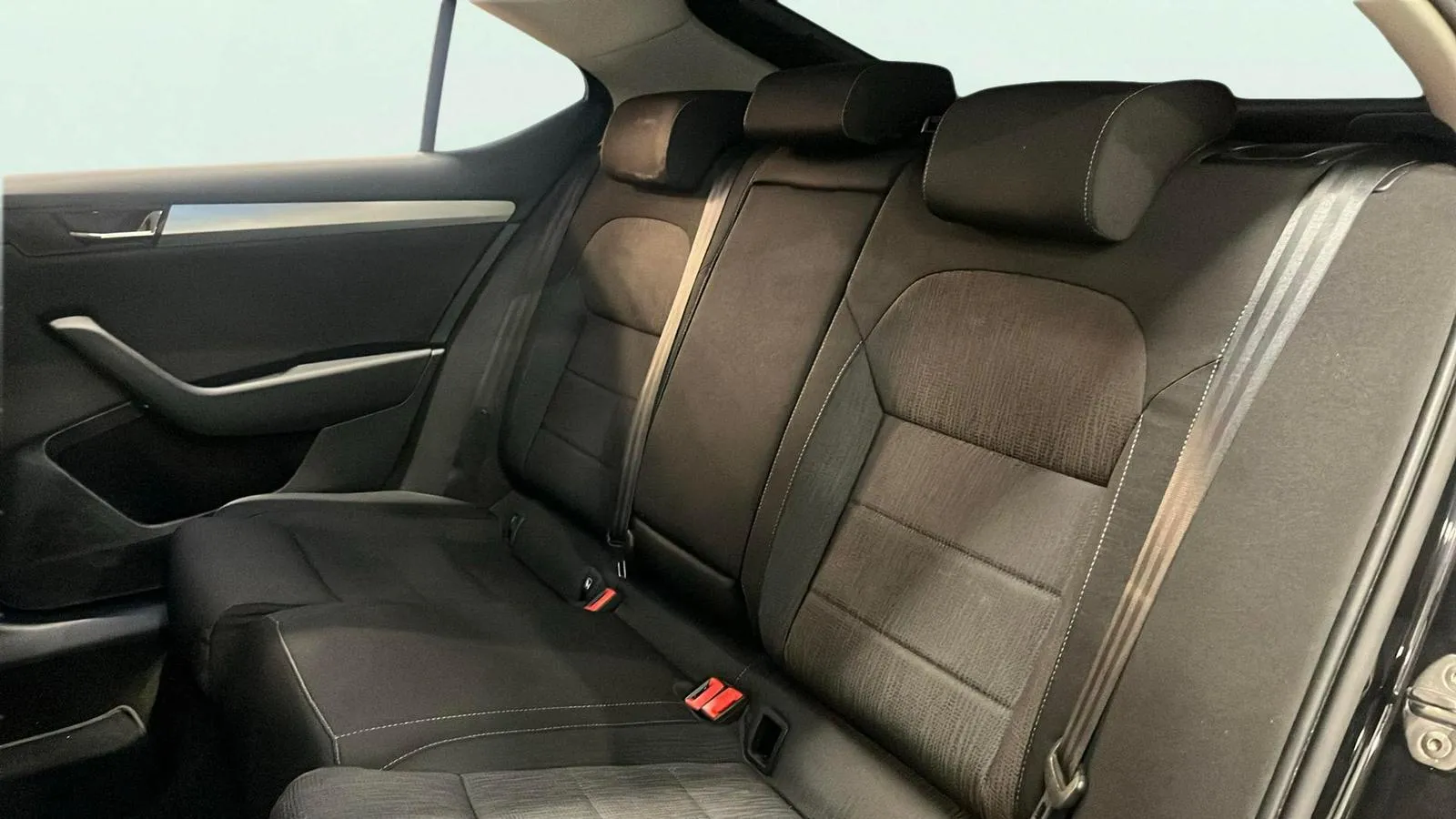 Škoda Superb 2.0 TDI AdBlue tech DSG Style - foto 12