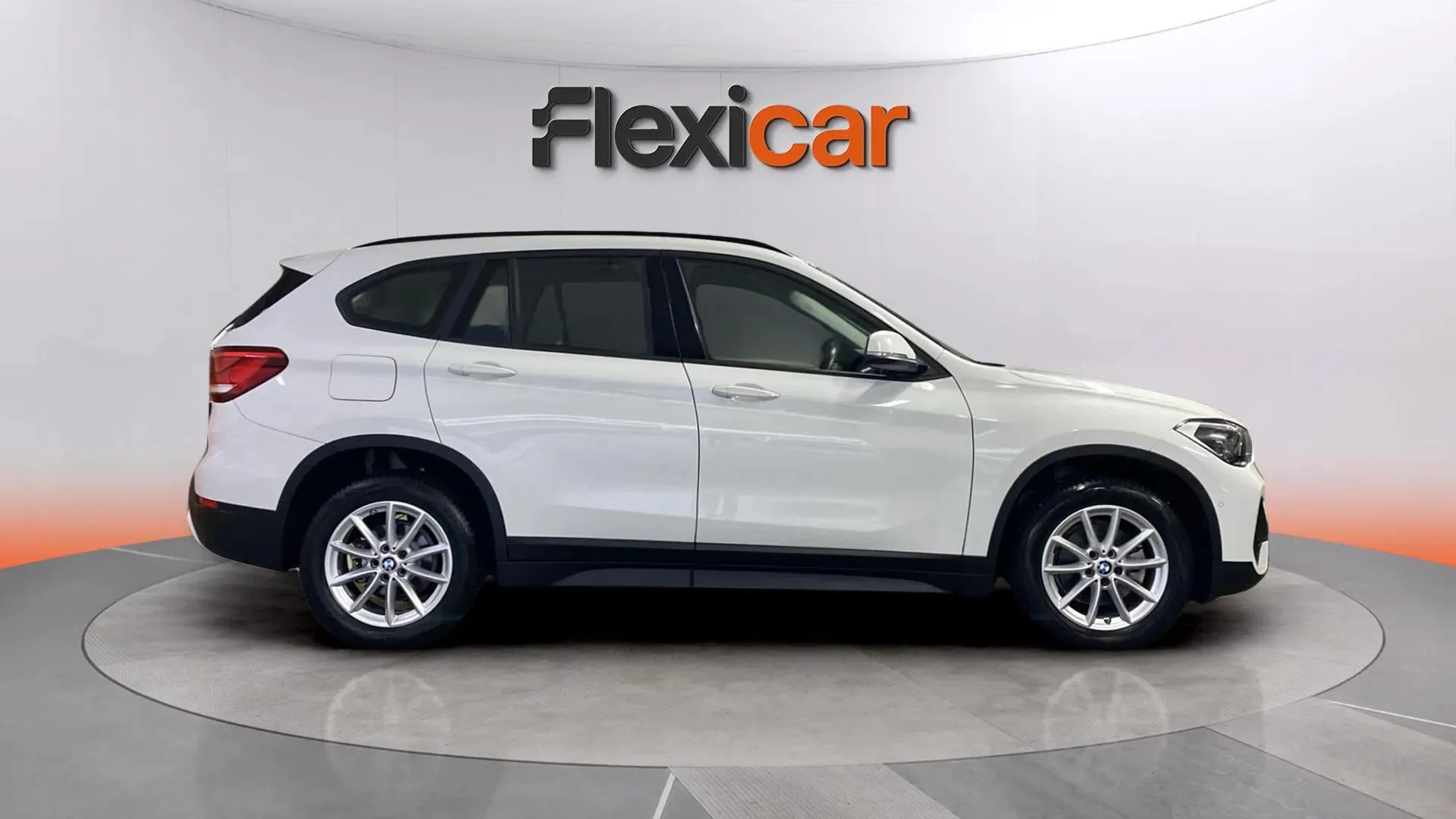 BMW X1 sDrive18i - foto 8