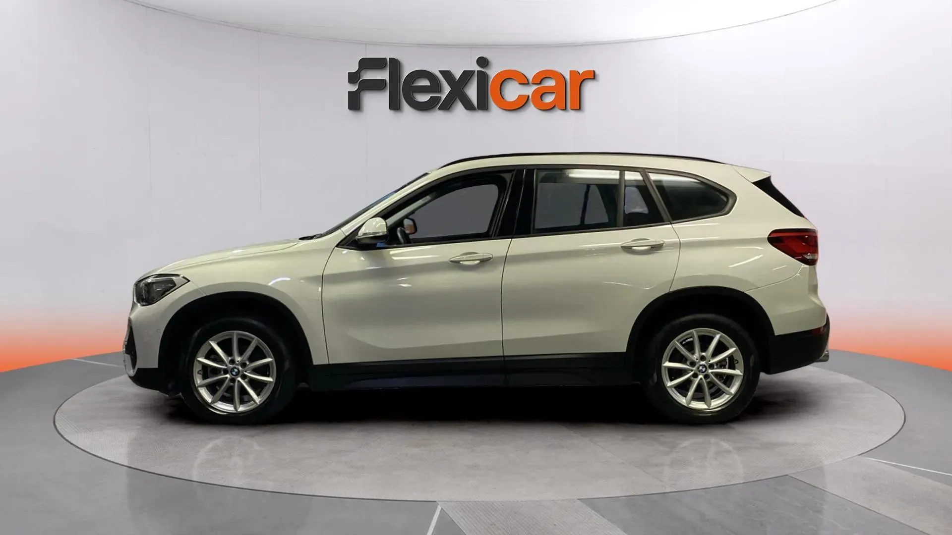 BMW X1 sDrive18i - foto 4