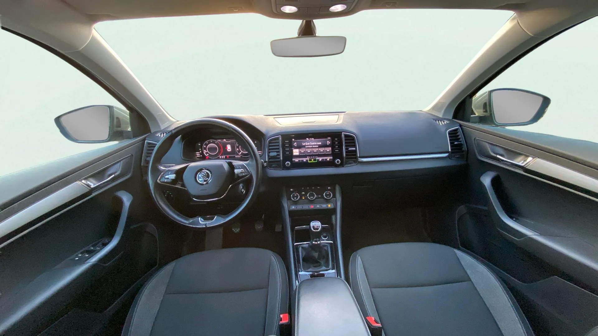 Škoda Karoq 1.6 TDI 125 Aniversario - foto 9