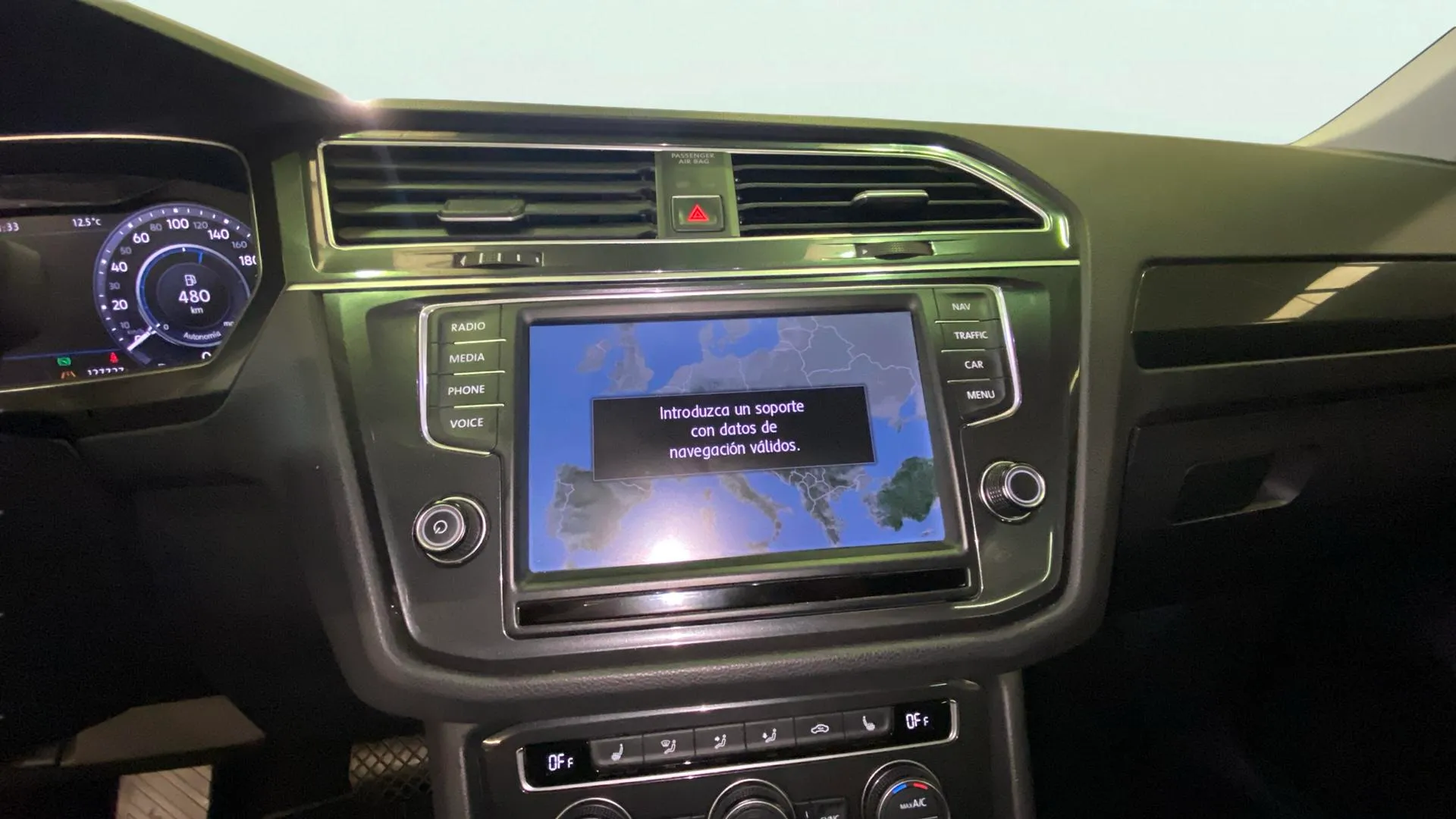 Volkswagen Tiguan Sport 2.0 TDI BMT DSG - foto 28