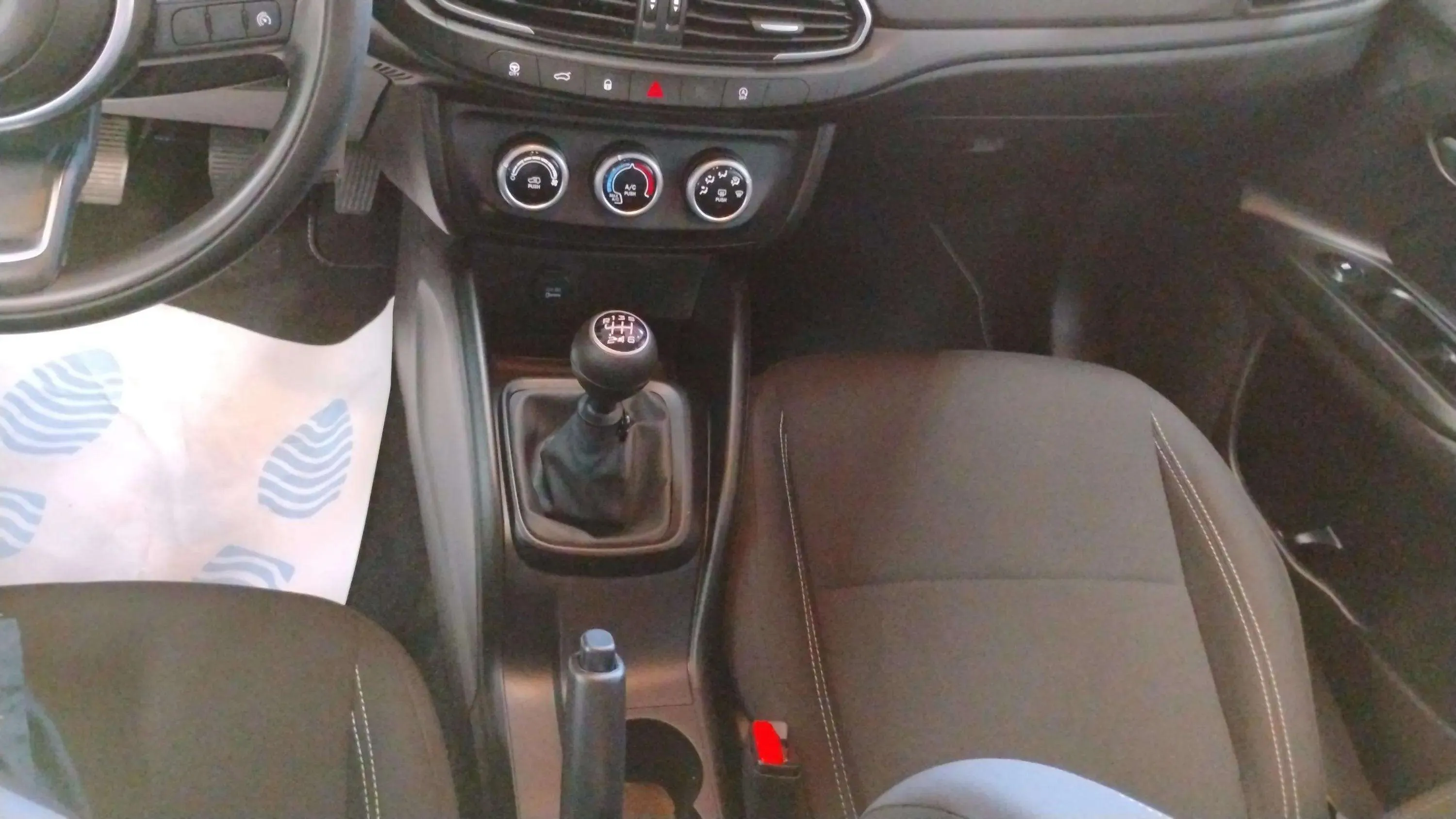 Fiat Tipo Sedán Diésel 1.6 - foto 18