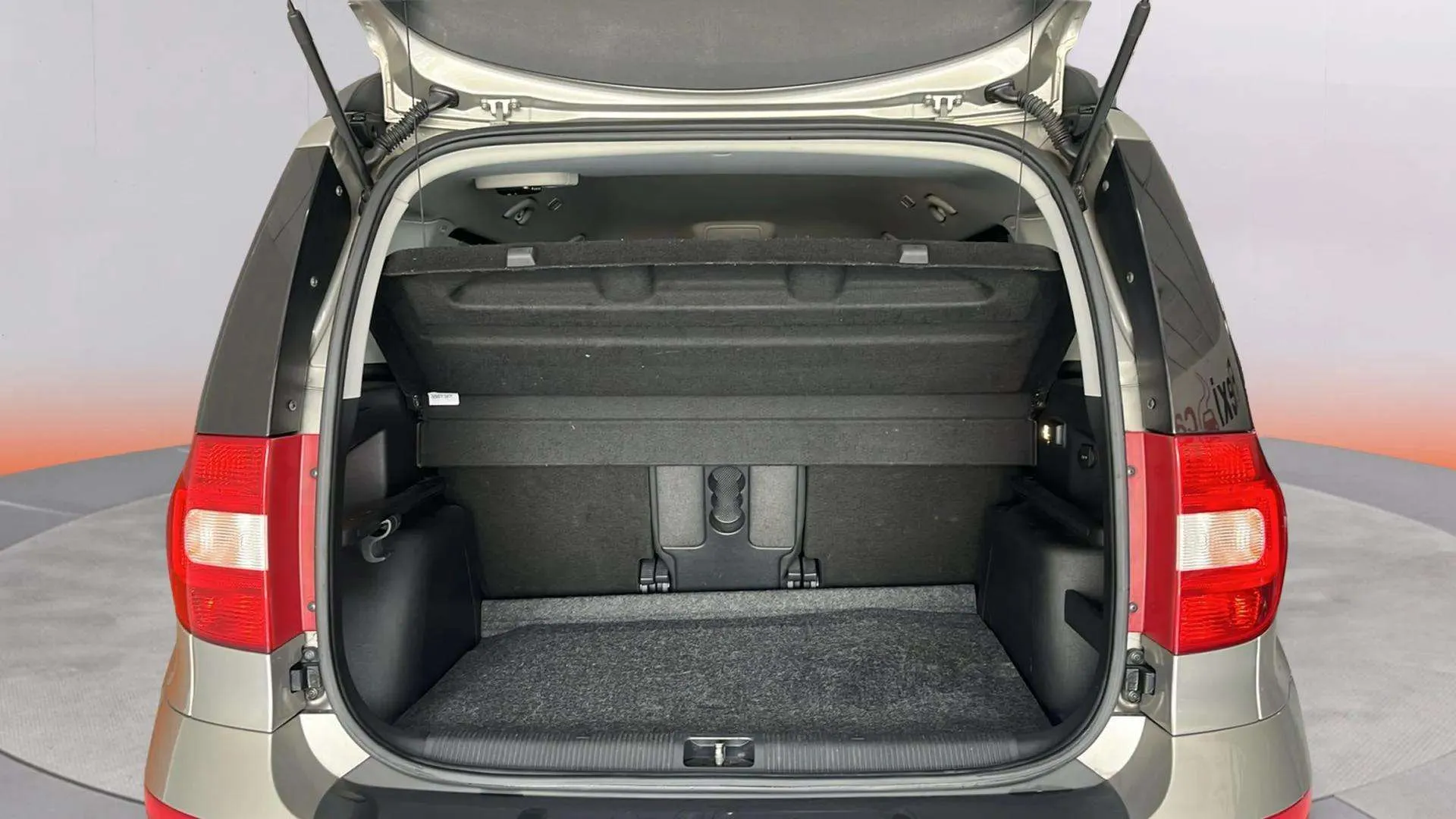 Škoda Yeti 1.2 TSI Active - foto 7