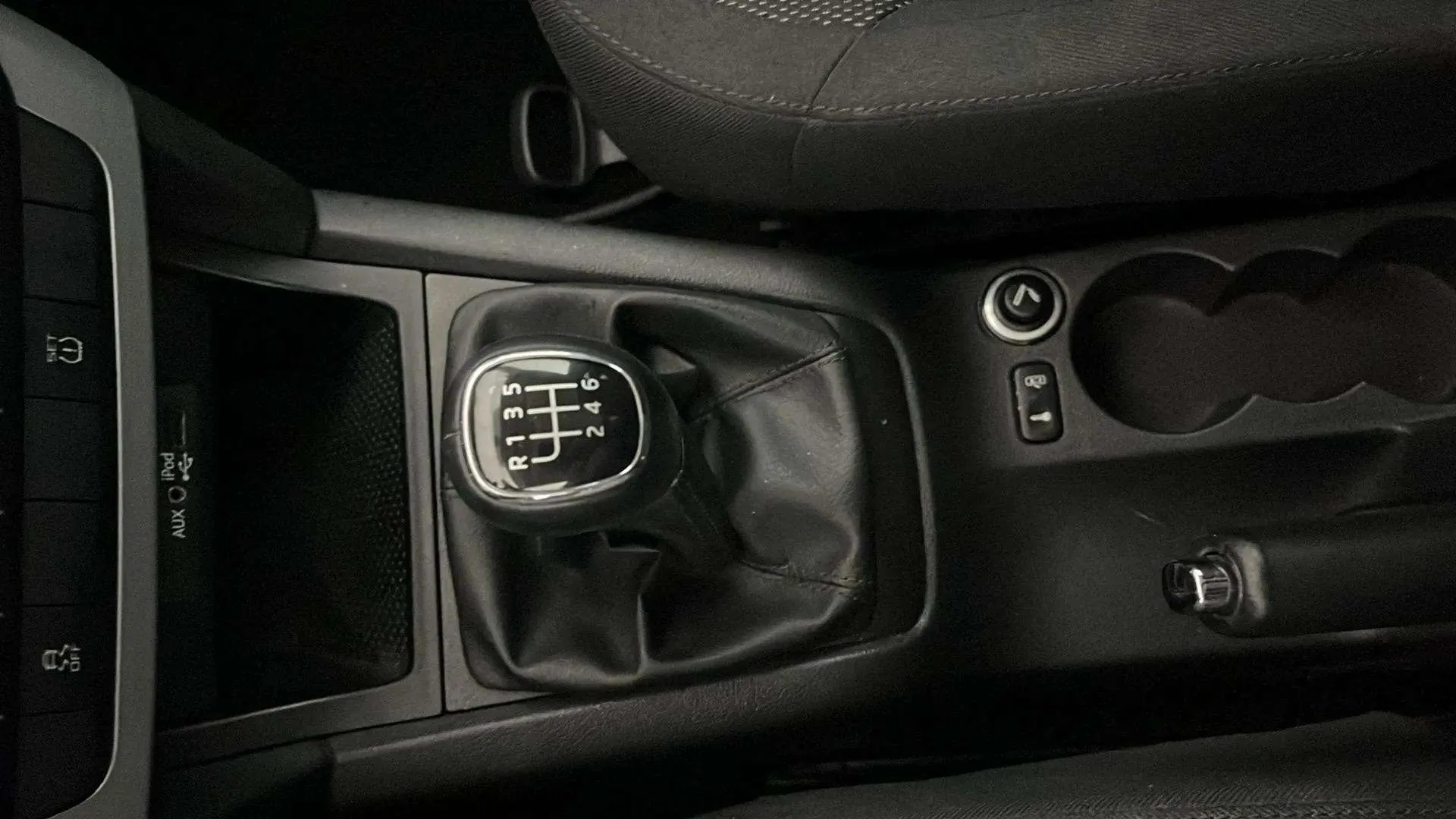 Škoda Yeti 1.2 TSI Active - foto 17