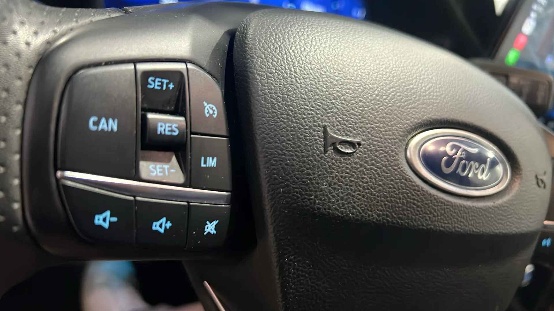 Ford Focus 1.0 EcoBoost MHEV ST-Line X SB - foto 18