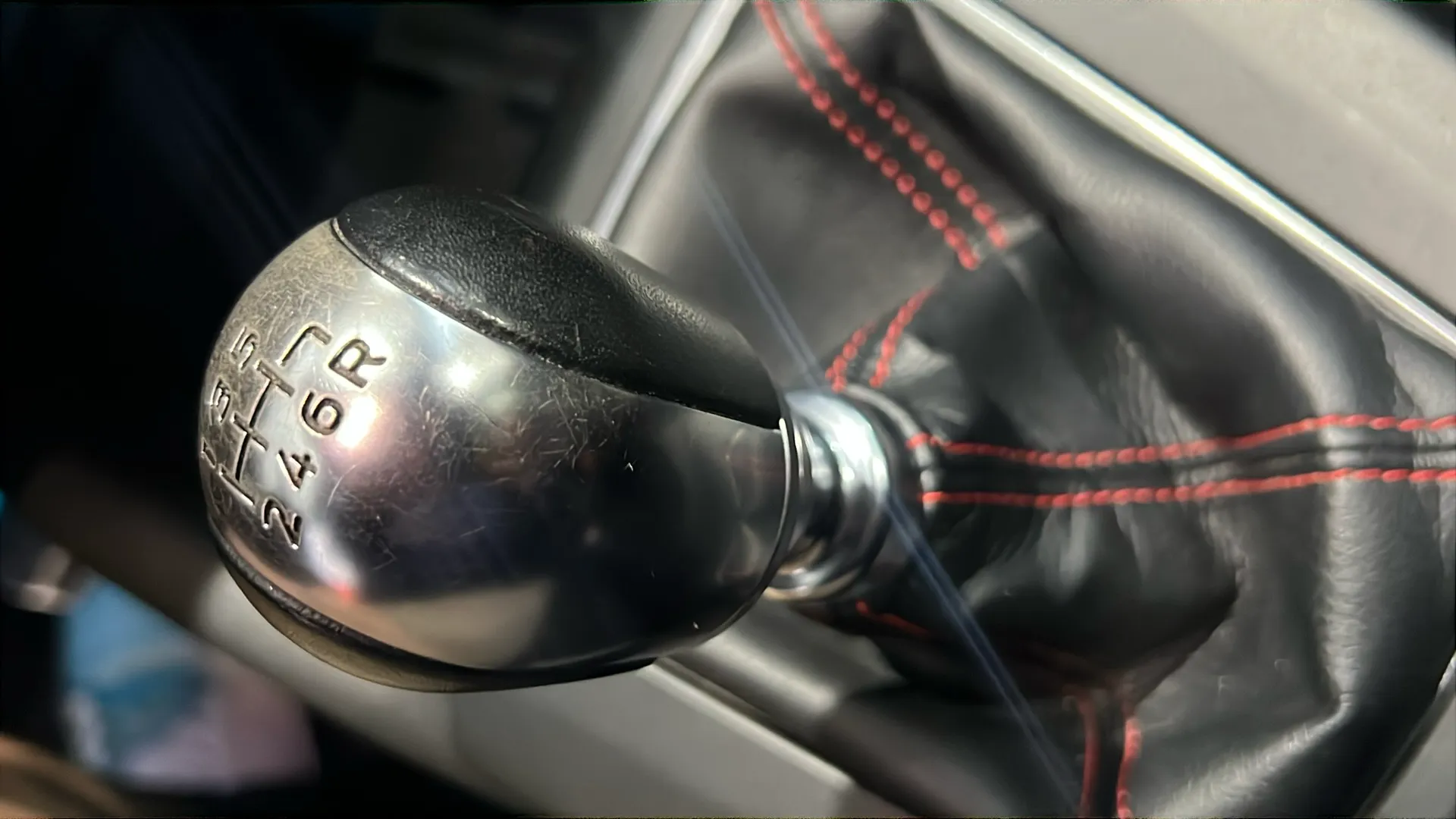 Ford Focus 1.0 EcoBoost MHEV ST-Line X SB - foto 23