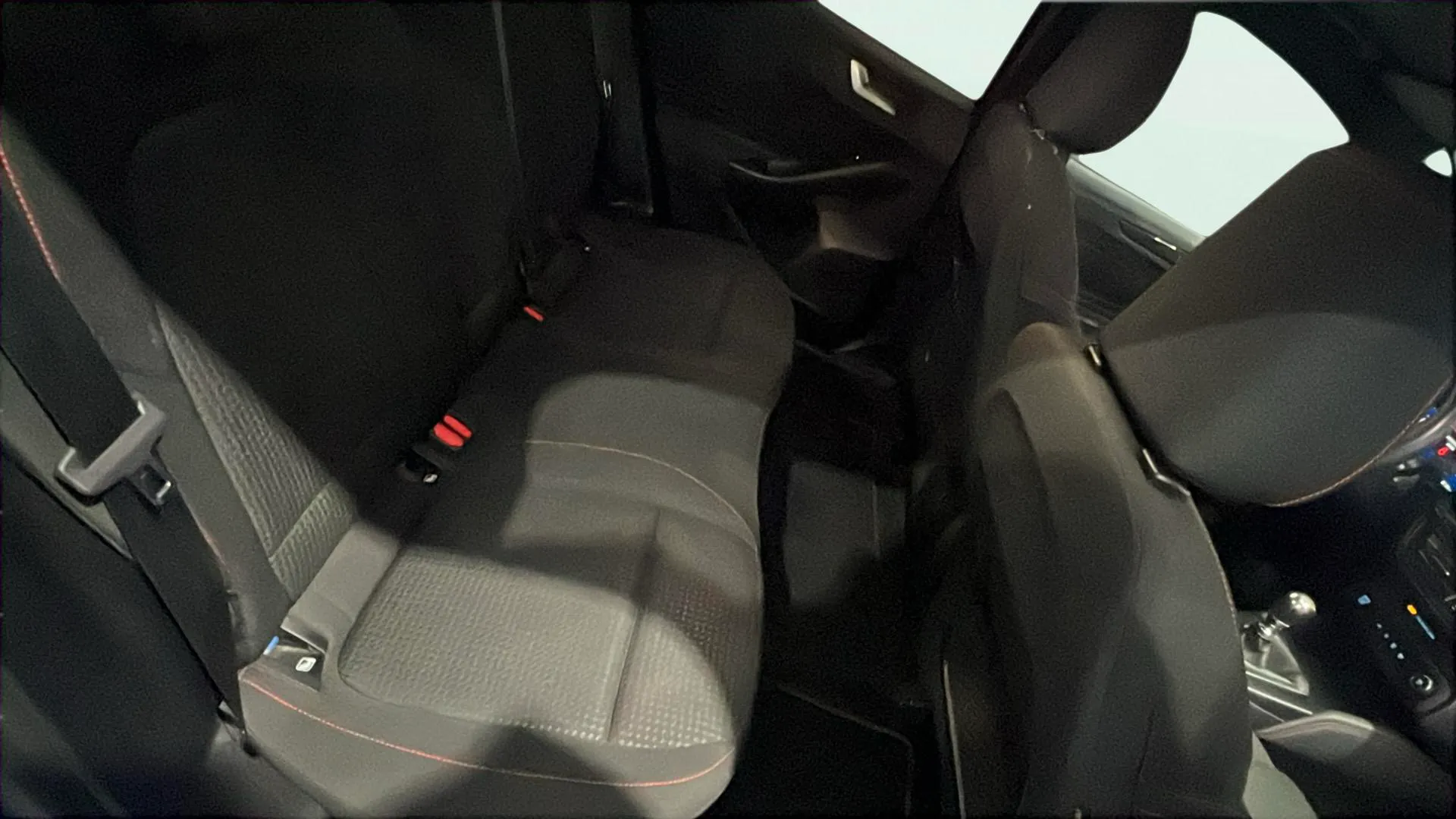 Ford Focus 1.0 EcoBoost MHEV ST-Line X SB - foto 11